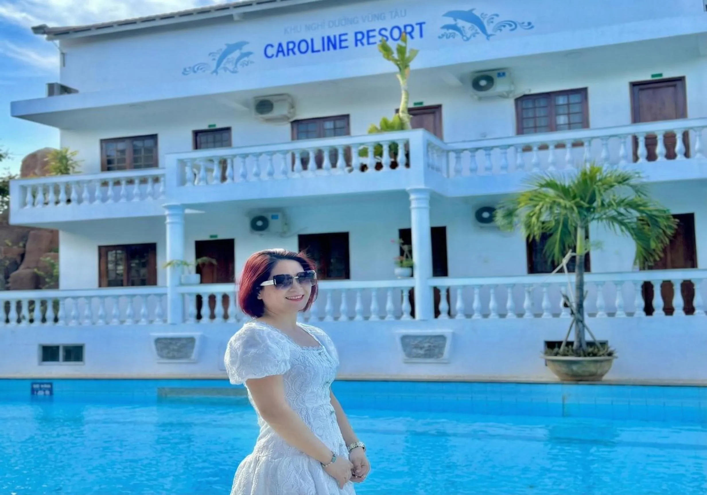 Swimming pool in Caroline Resort
