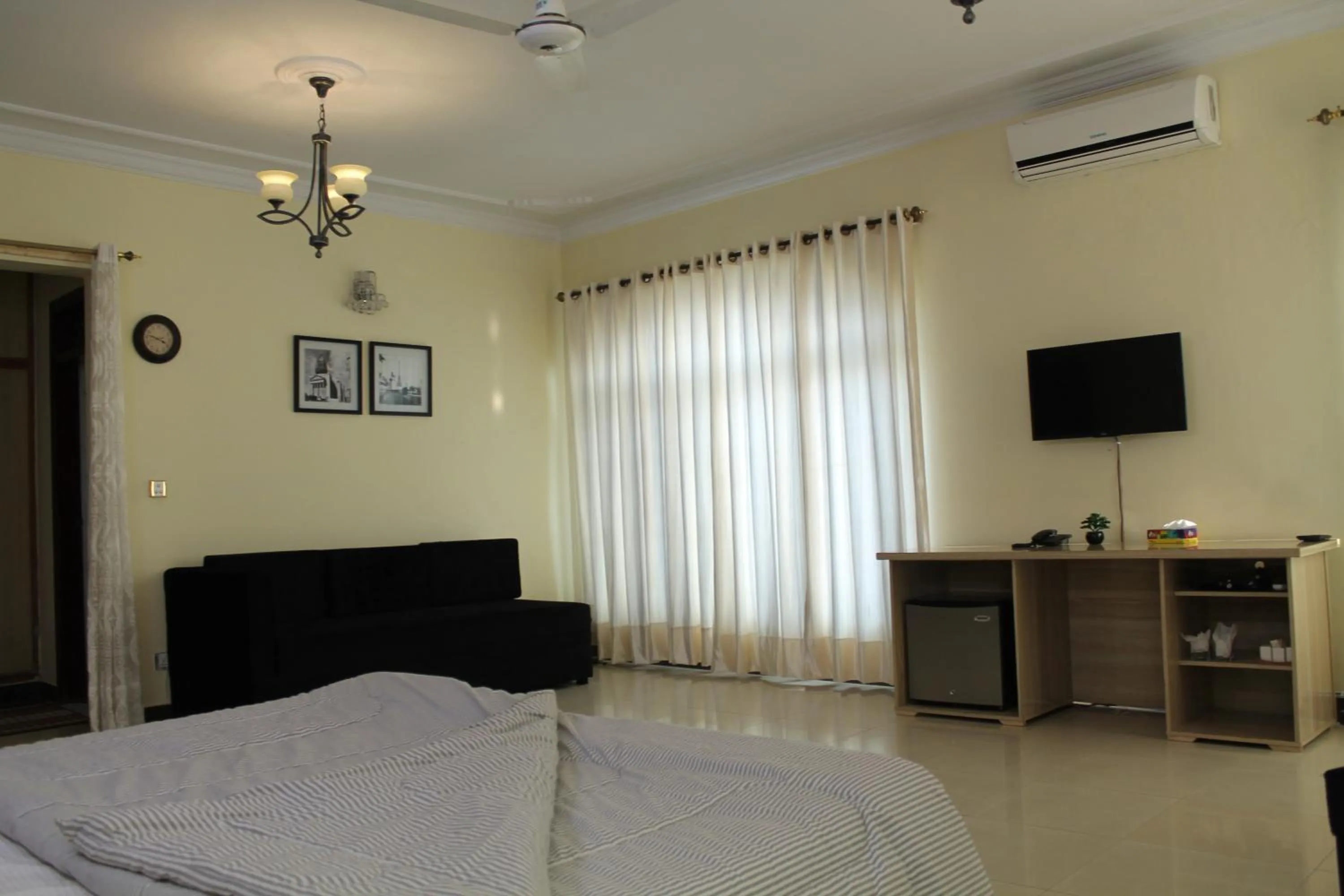 Bed in MUDAN Residency