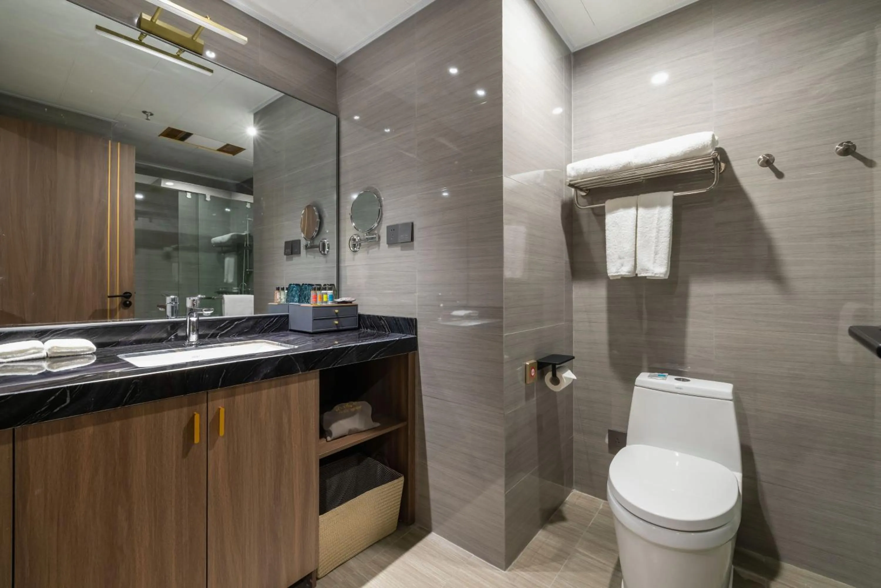 Toilet in Citadines Zhengda Mall Hefei