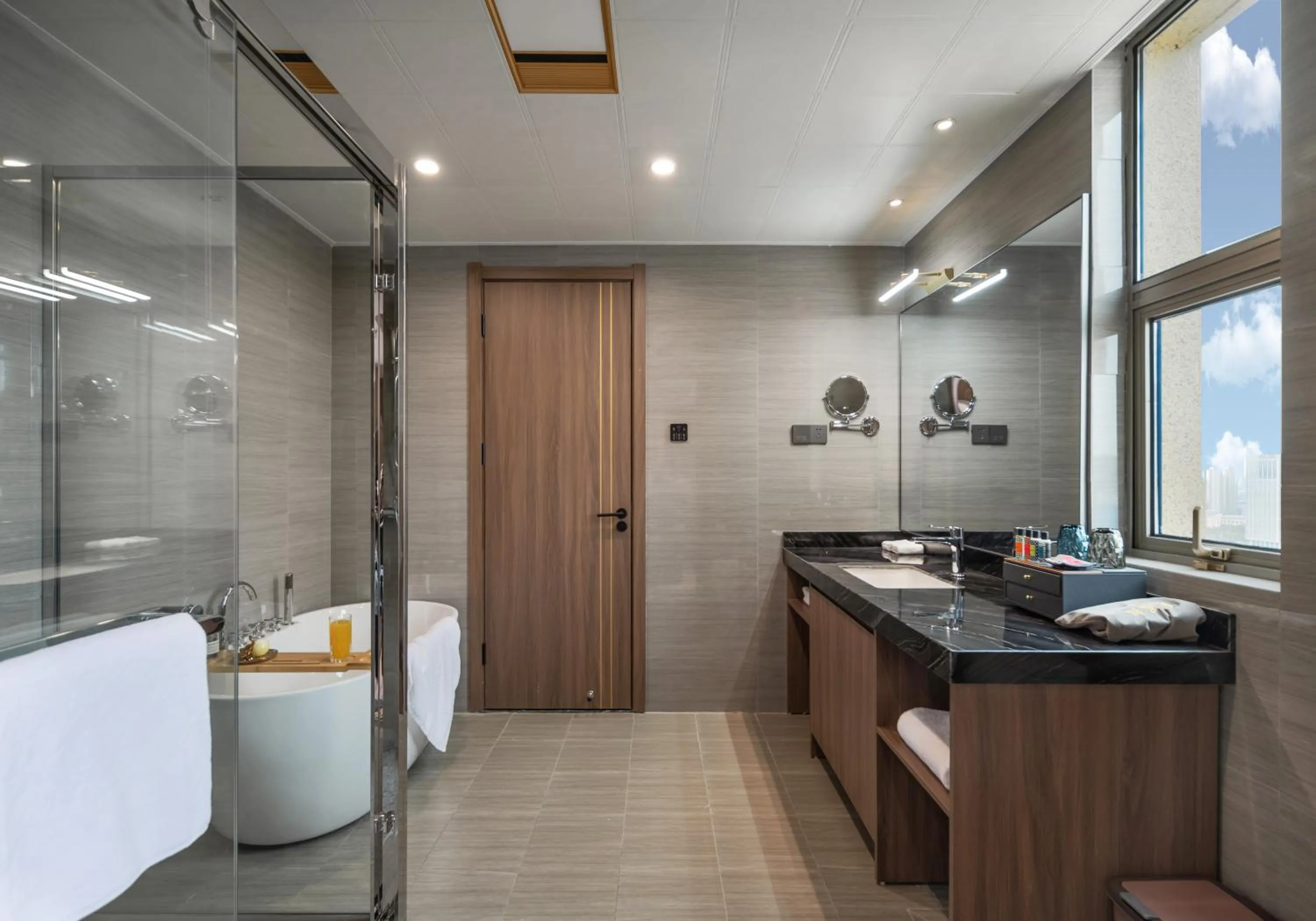 Bathroom in Citadines Zhengda Mall Hefei