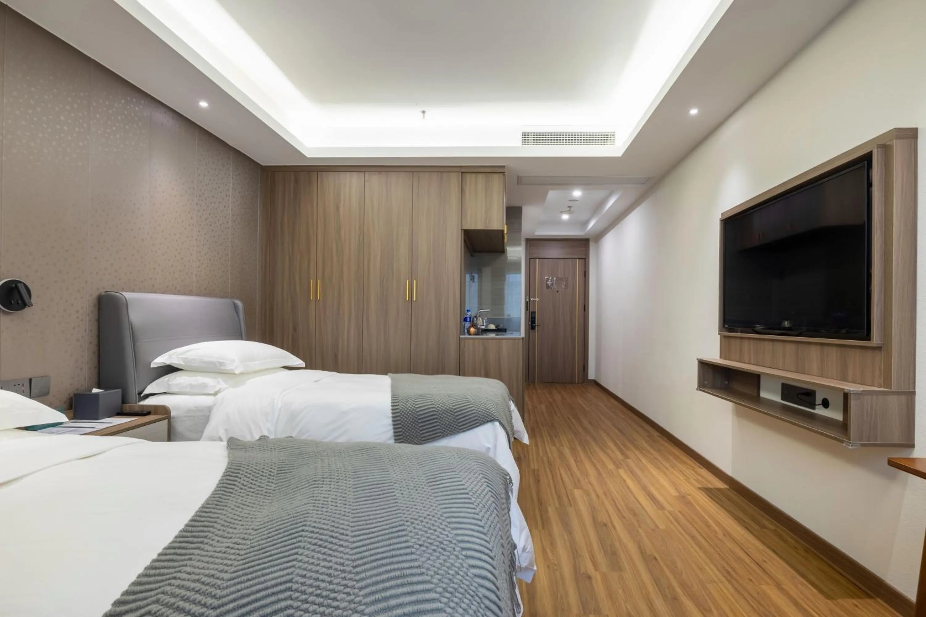 Photo of the whole room, Bed in Citadines Zhengda Mall Hefei