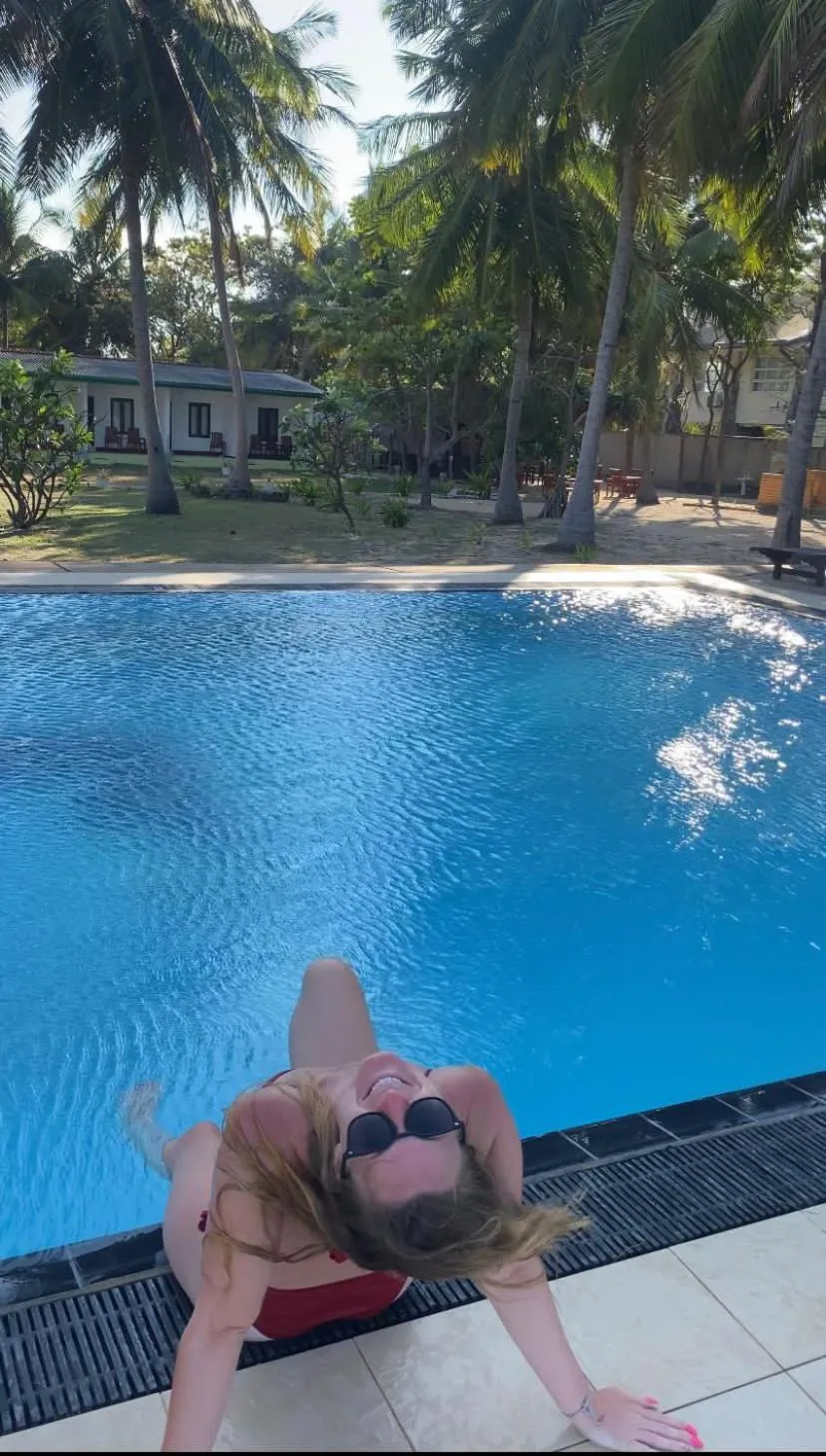 Swimming pool in Hotel Coral Bay