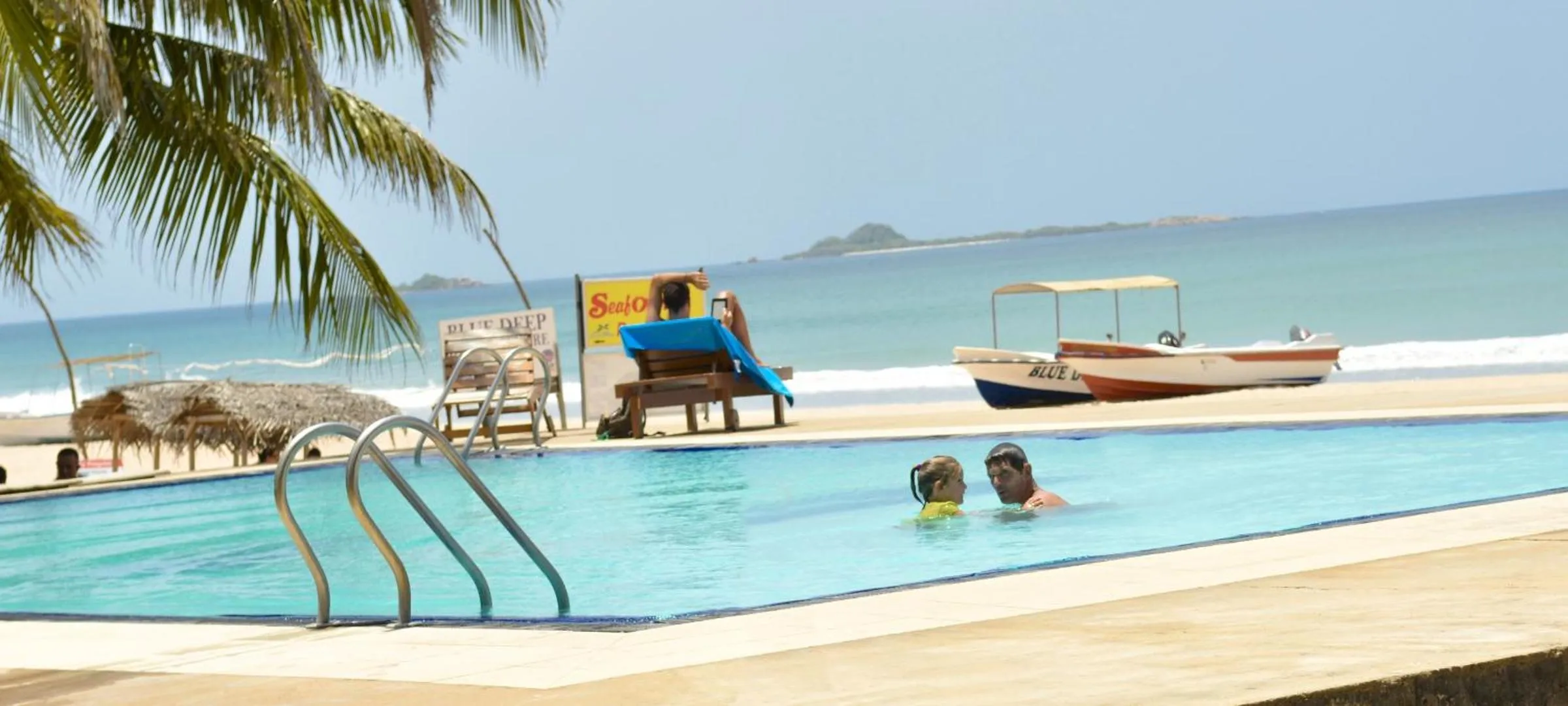 Beach in Hotel Coral Bay