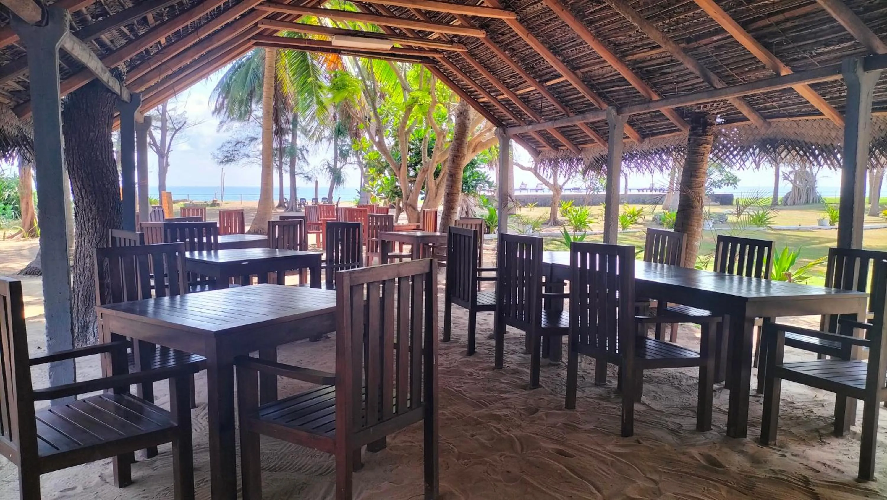 Restaurant/places to eat in Hotel Coral Bay