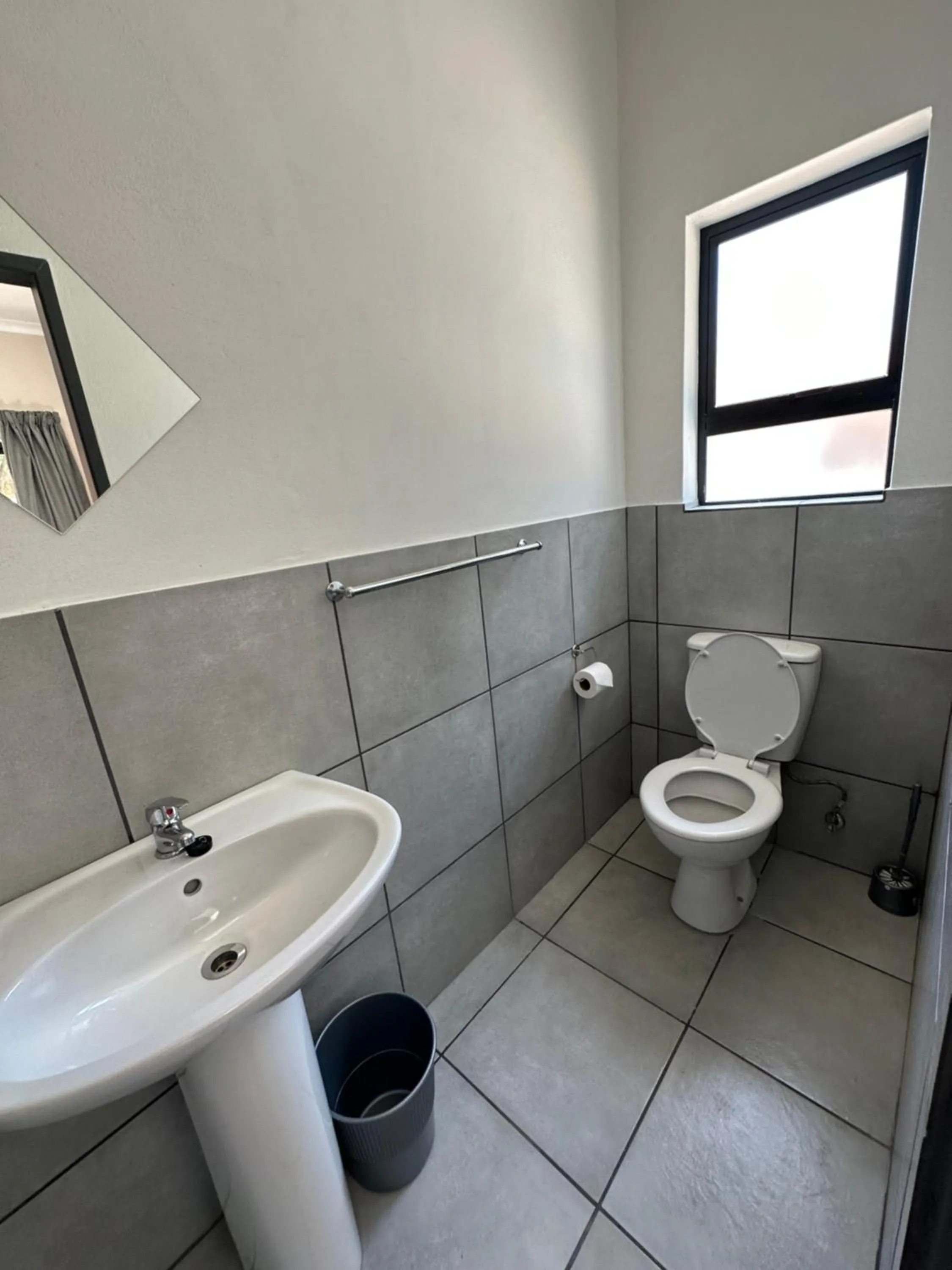 Toilet in Ecomotel Louis Botha