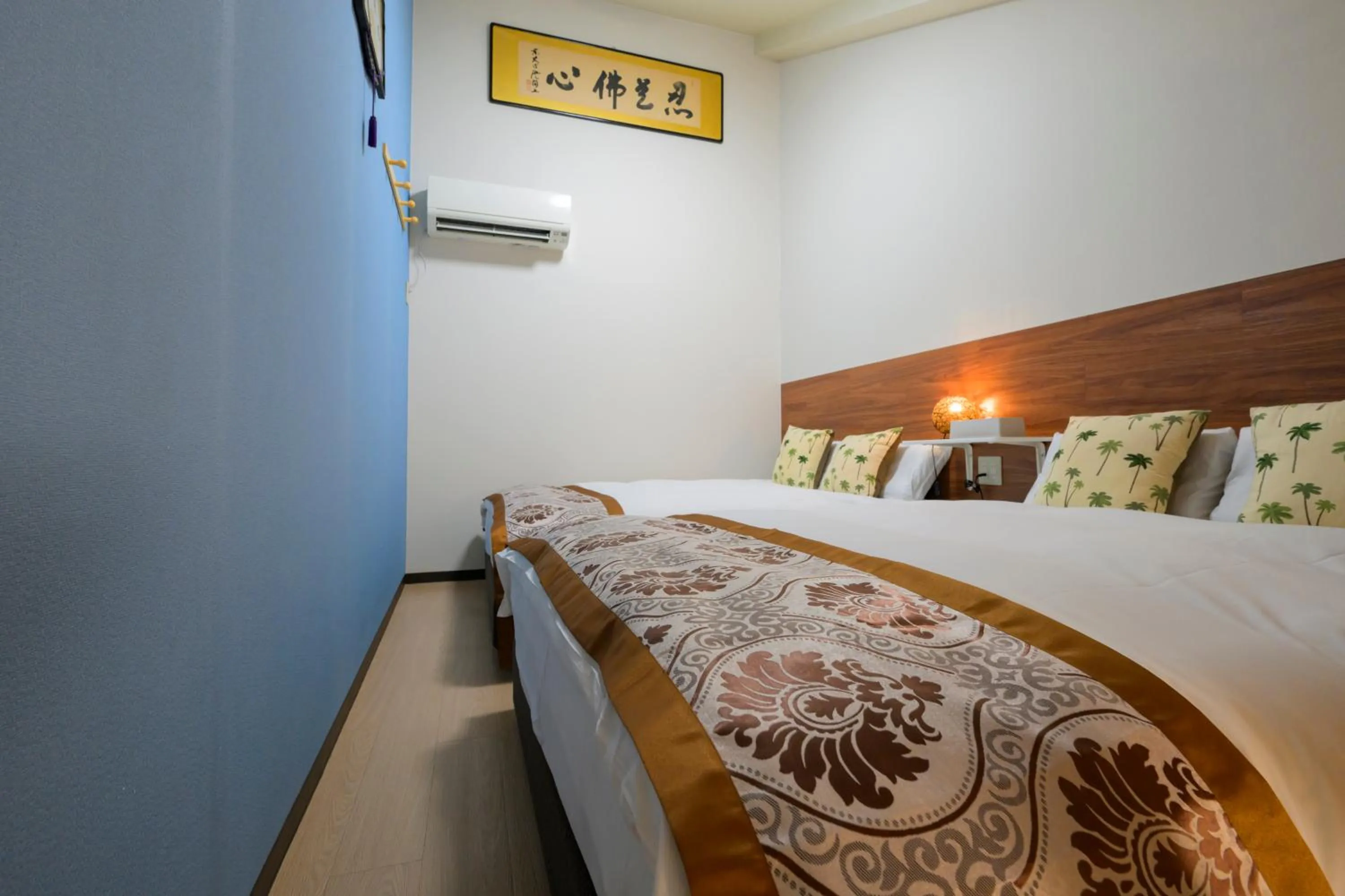 Bedroom, Bed in HOTEL AARON通天東
