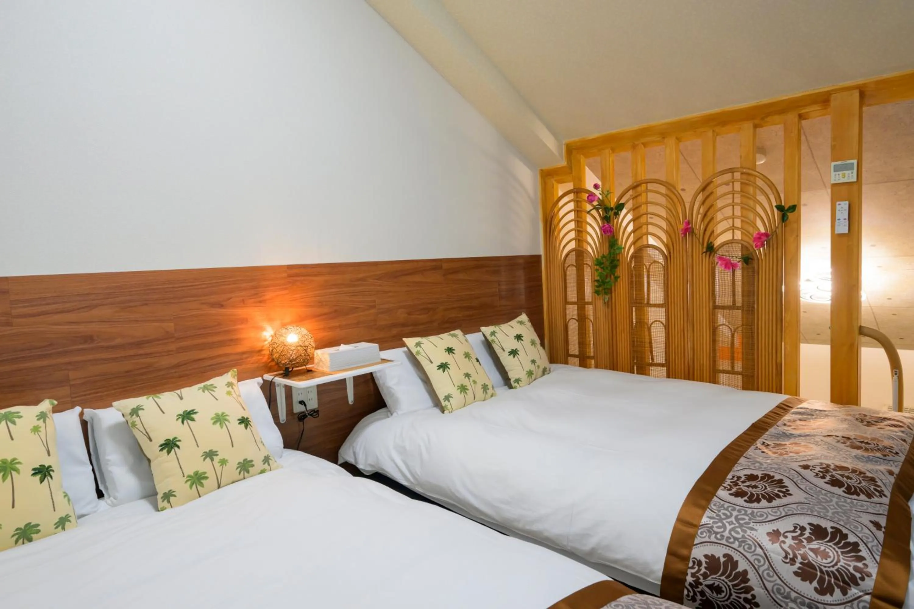 Bedroom, Bed in HOTEL AARON通天東