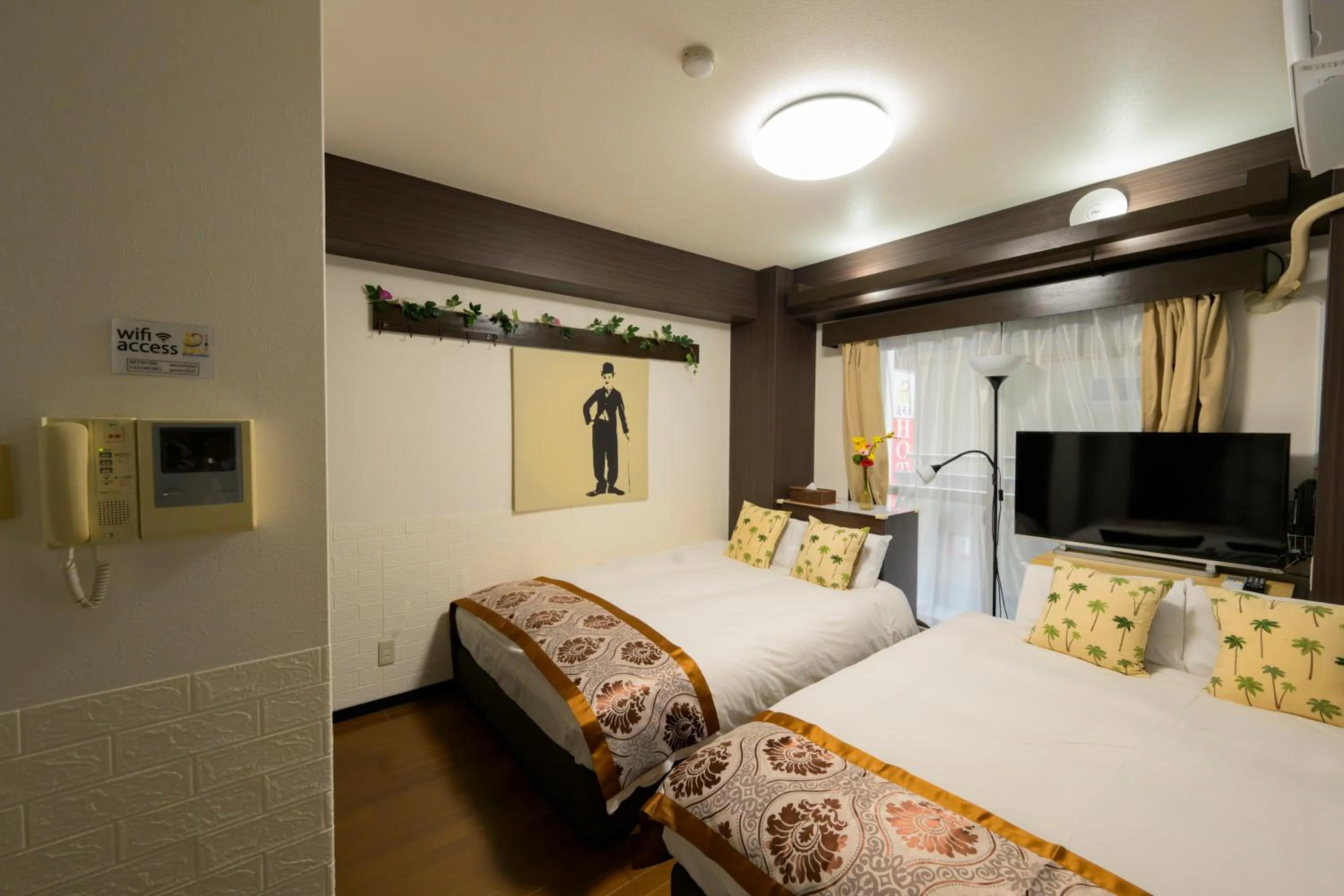 Bedroom, Bed in HOTEL AARON通天東