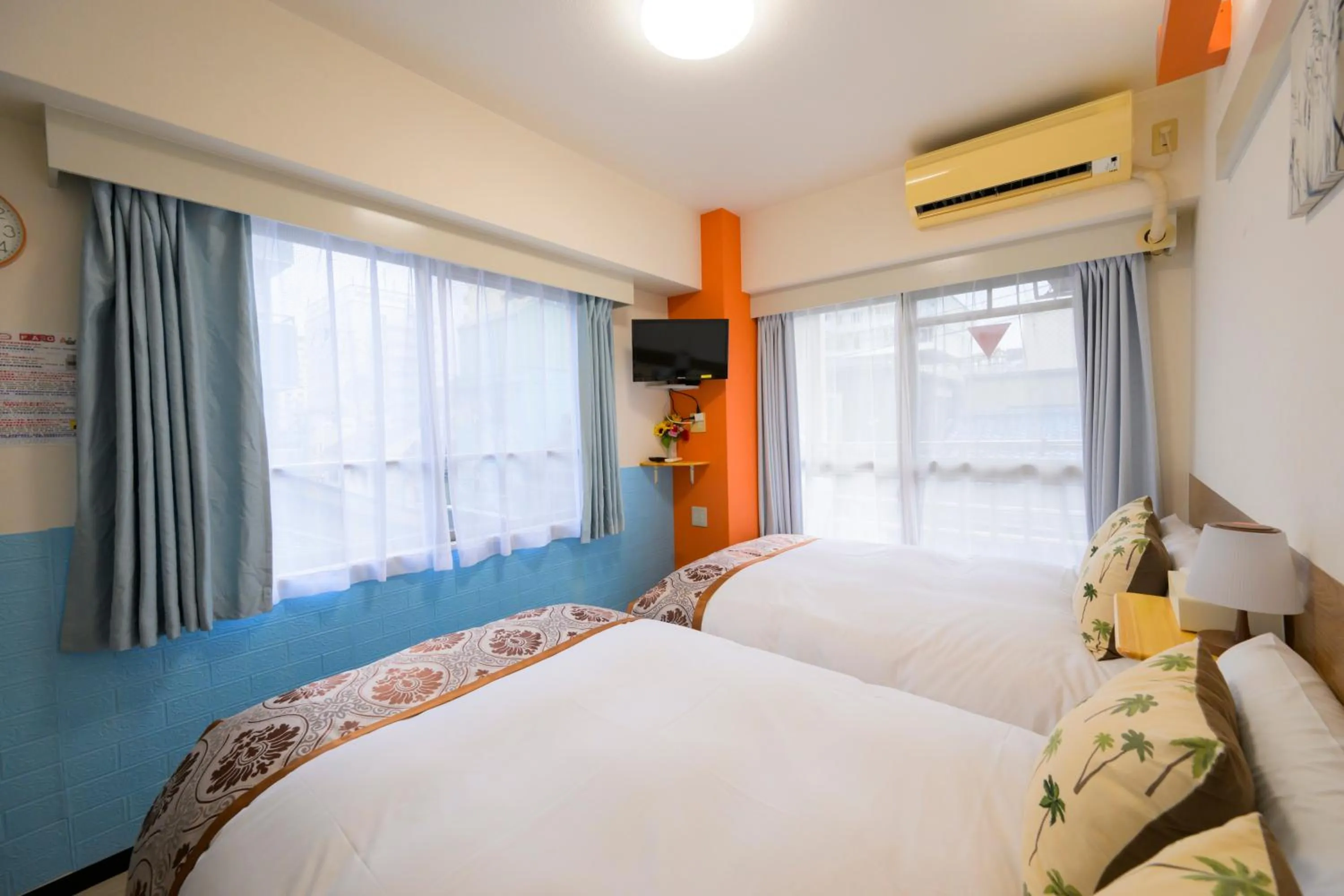 Bedroom, Bed in HOTEL AARON通天東