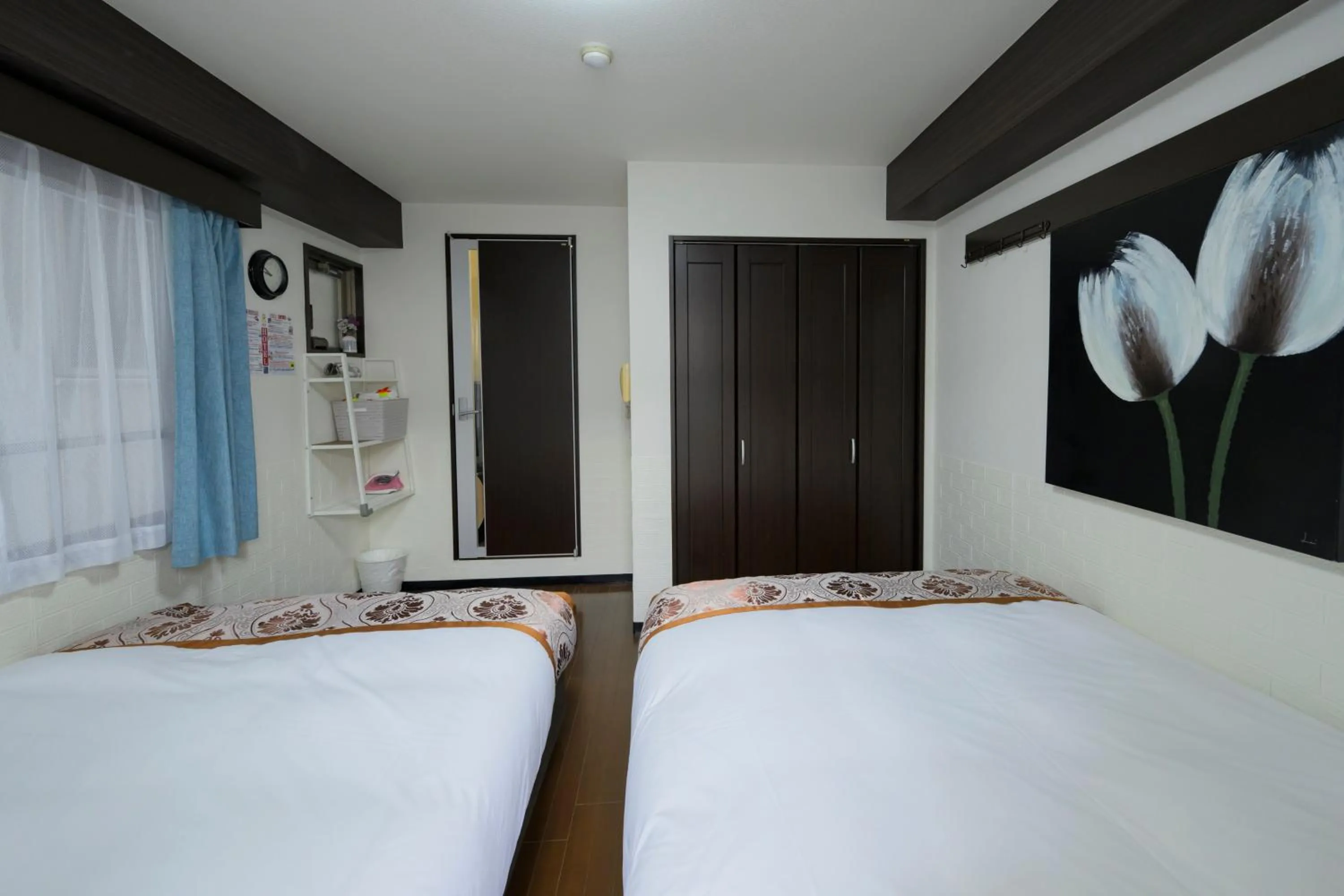 Photo of the whole room, Bed in HOTEL AARON通天東