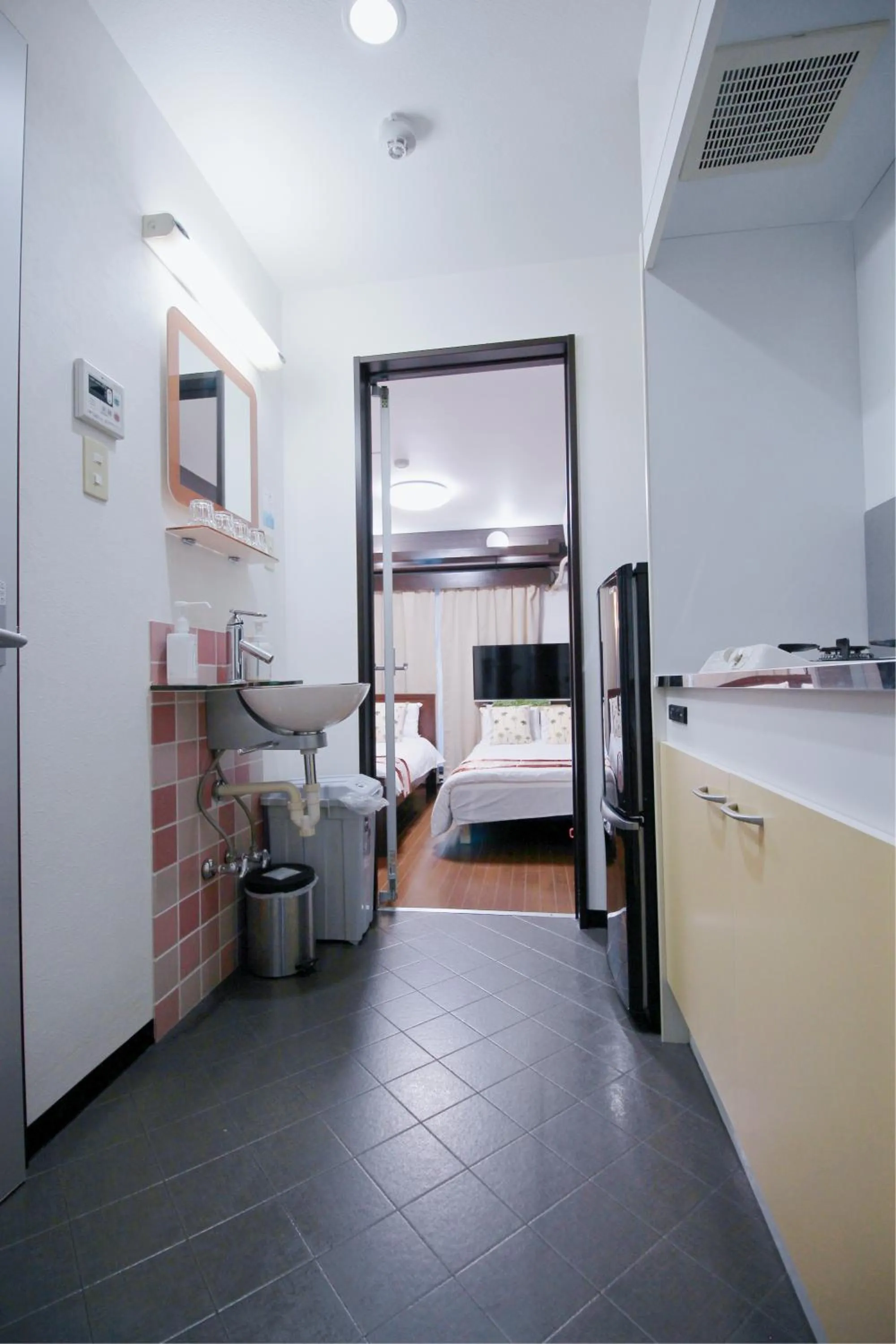 Photo of the whole room, Bed in HOTEL AARON通天東