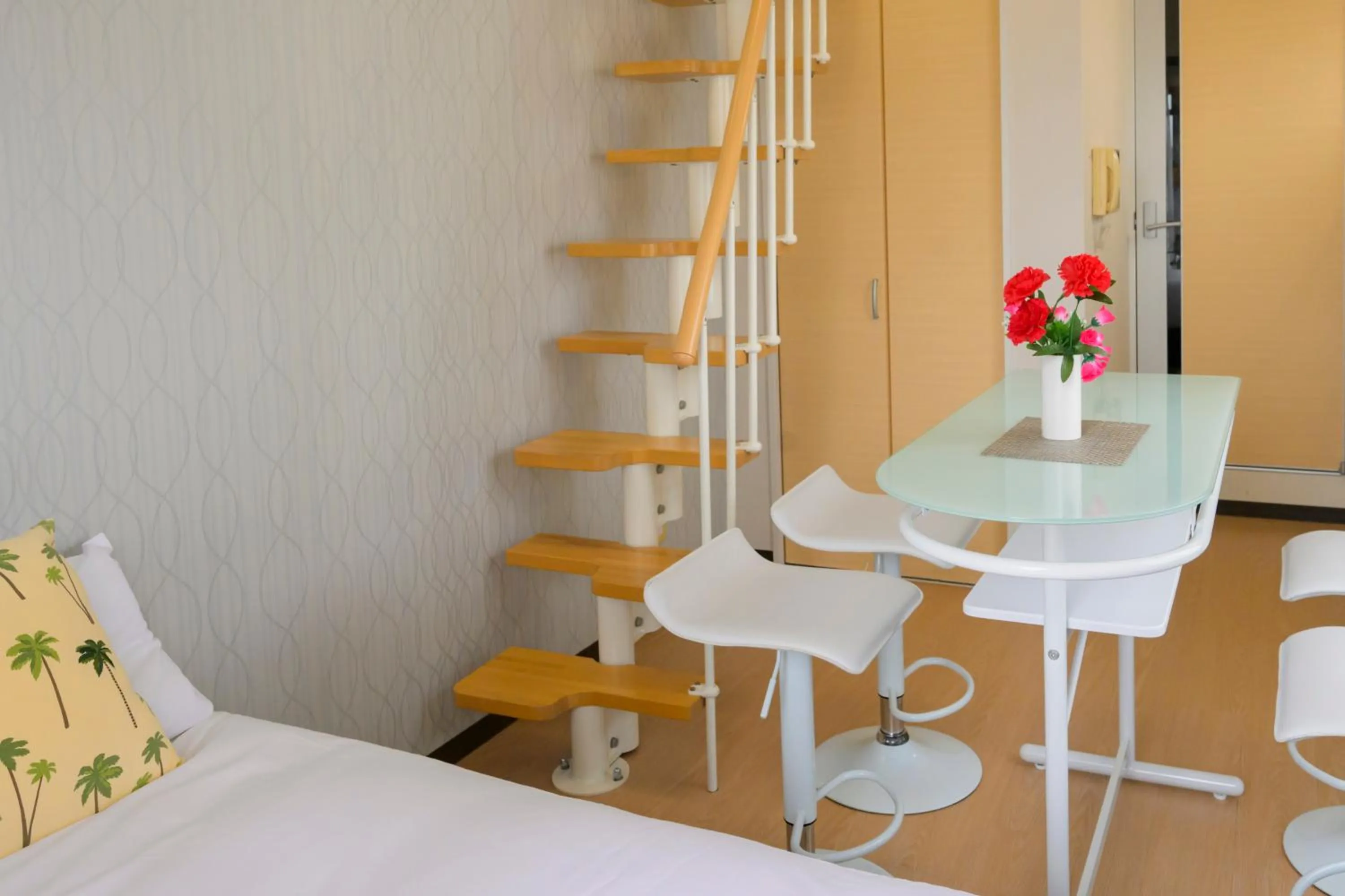 Photo of the whole room in HOTEL AARON通天東