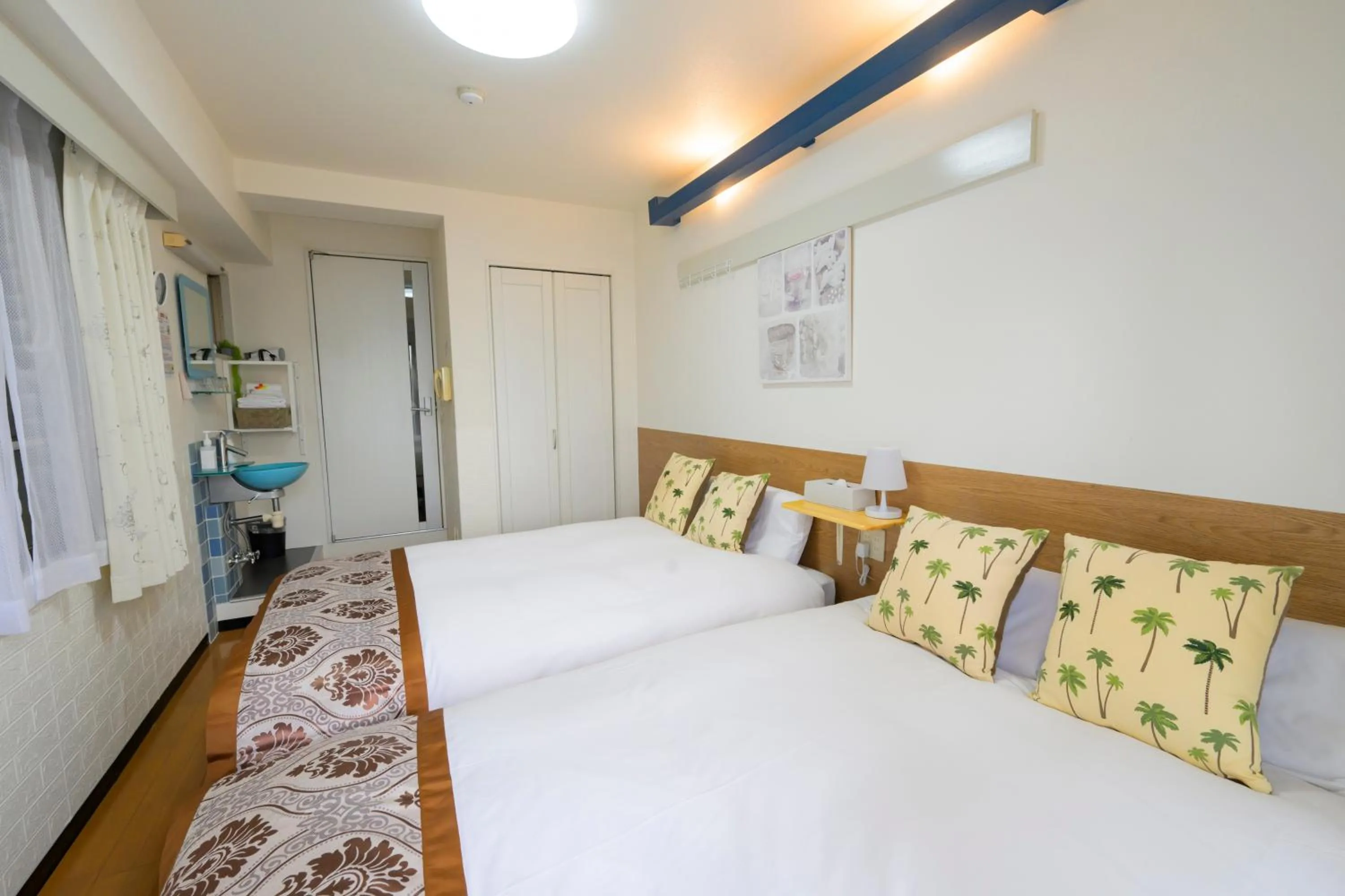 Bedroom, Bed in HOTEL AARON通天東