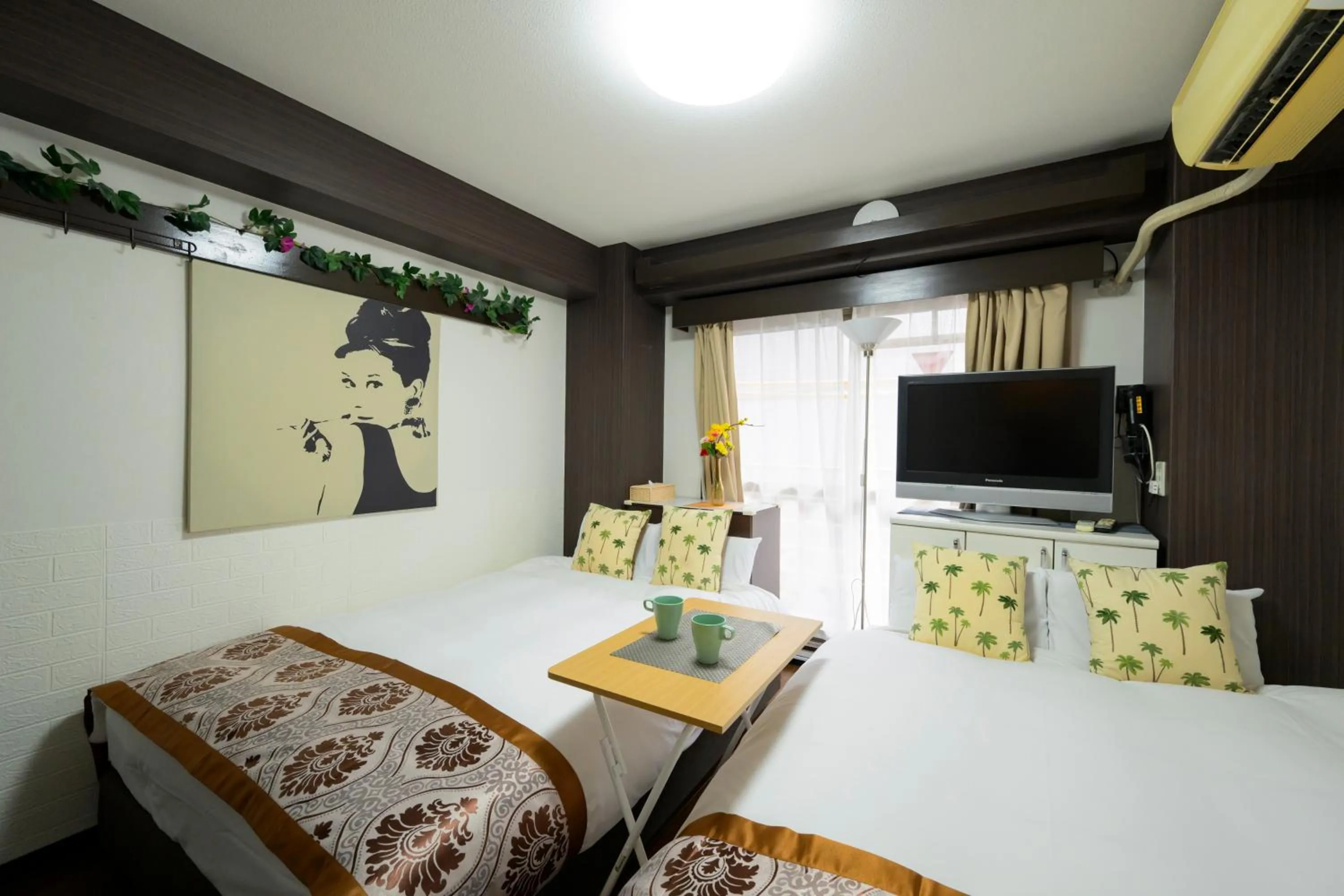 Bedroom, Bed in HOTEL AARON通天東