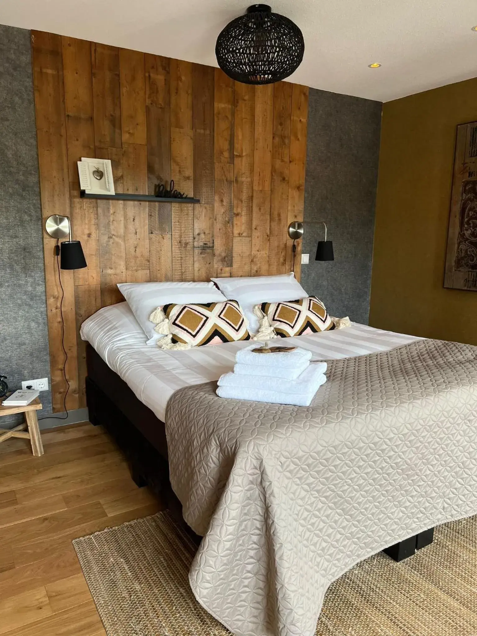 Deluxe Double Room with Bath in Bed and Breakfast Geliefd Deluxe Double Room with Bath in Bed and Breakfast Geliefd