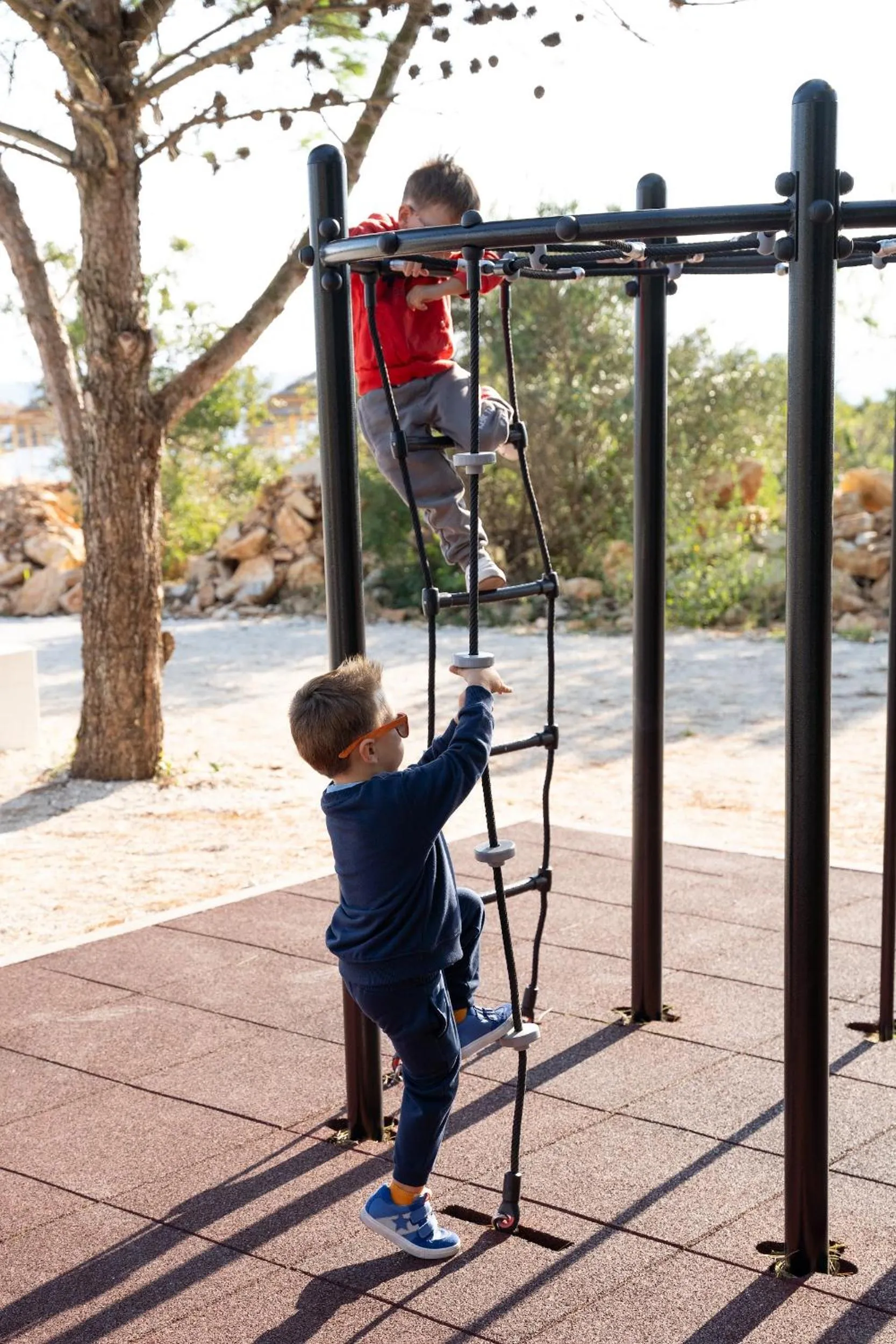 People in Resort Del Mar Emotion