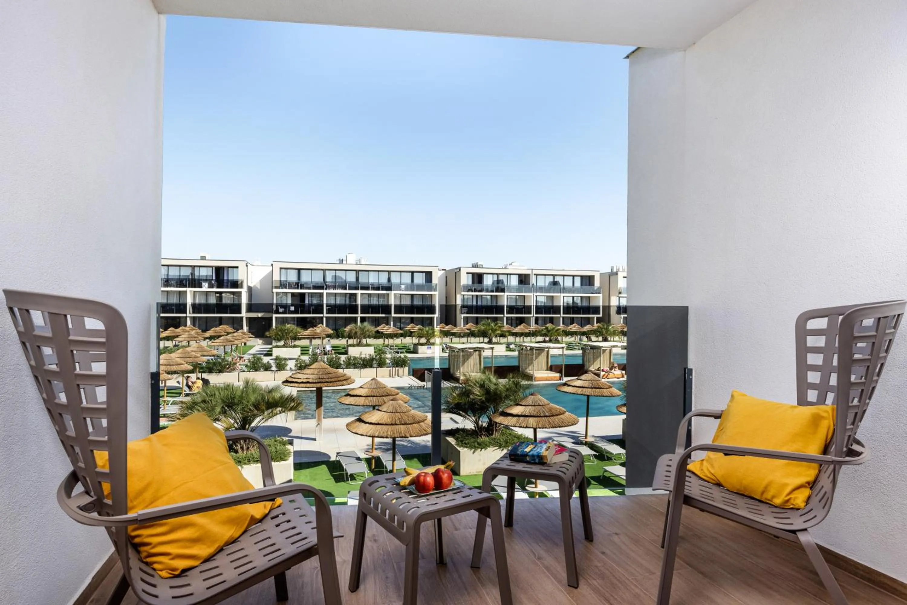 Patio in Resort Del Mar Emotion