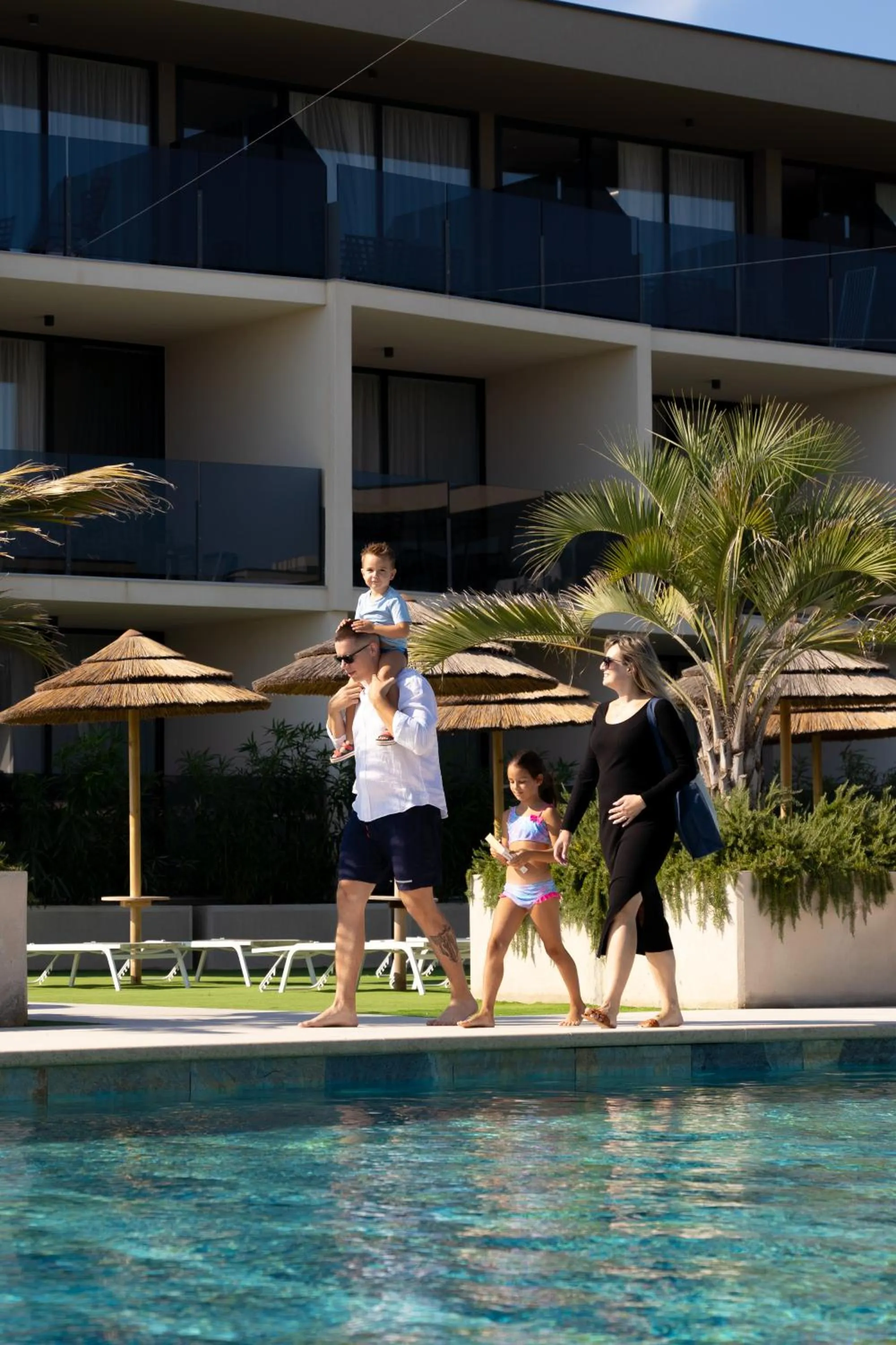 Pool view in Resort Del Mar Emotion