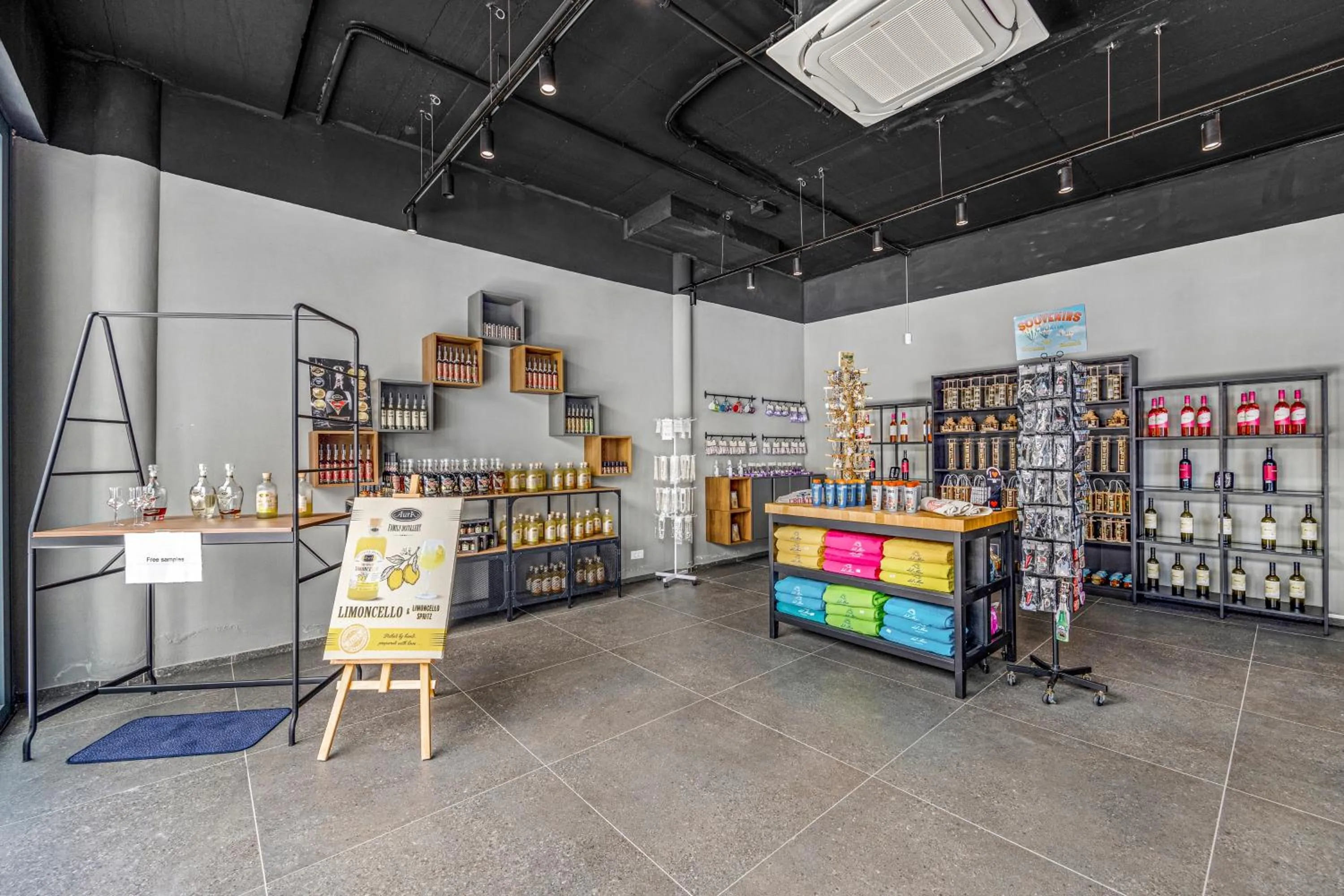 Supermarket/grocery shop in Resort Del Mar Emotion