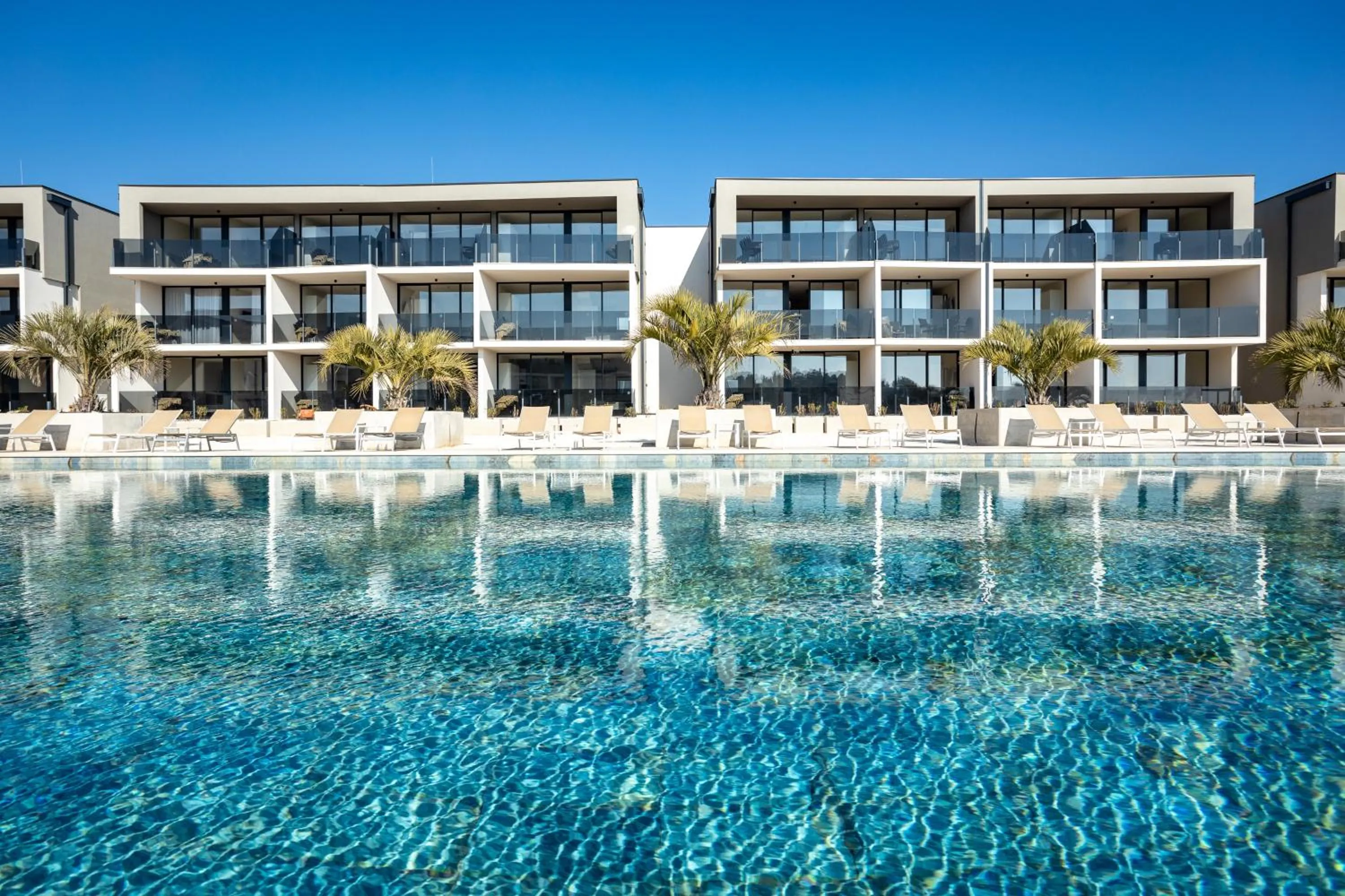 Property building in Resort Del Mar Emotion