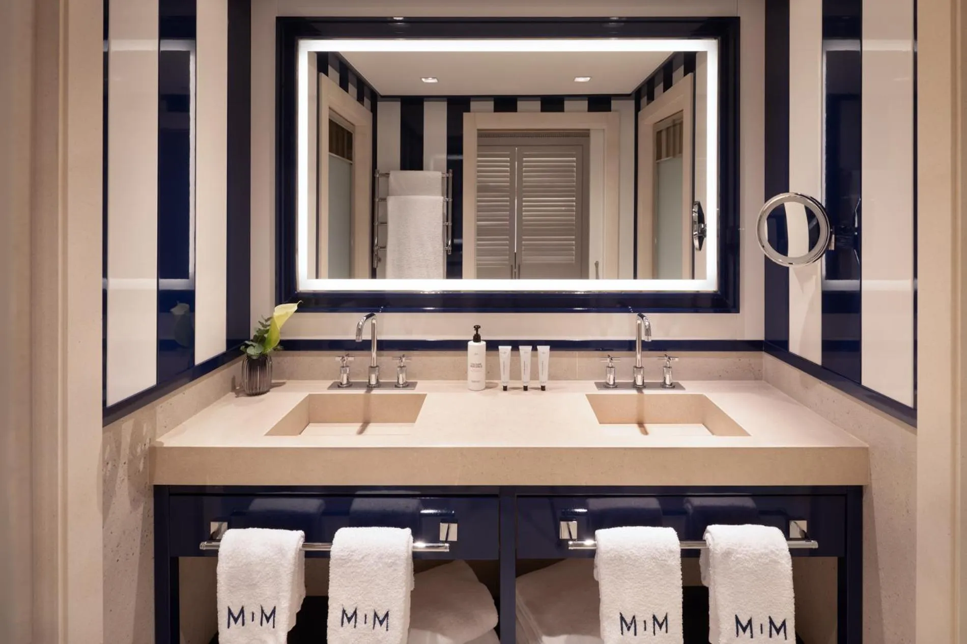 Shower in MIM Sotogrande Member of Melia Collection