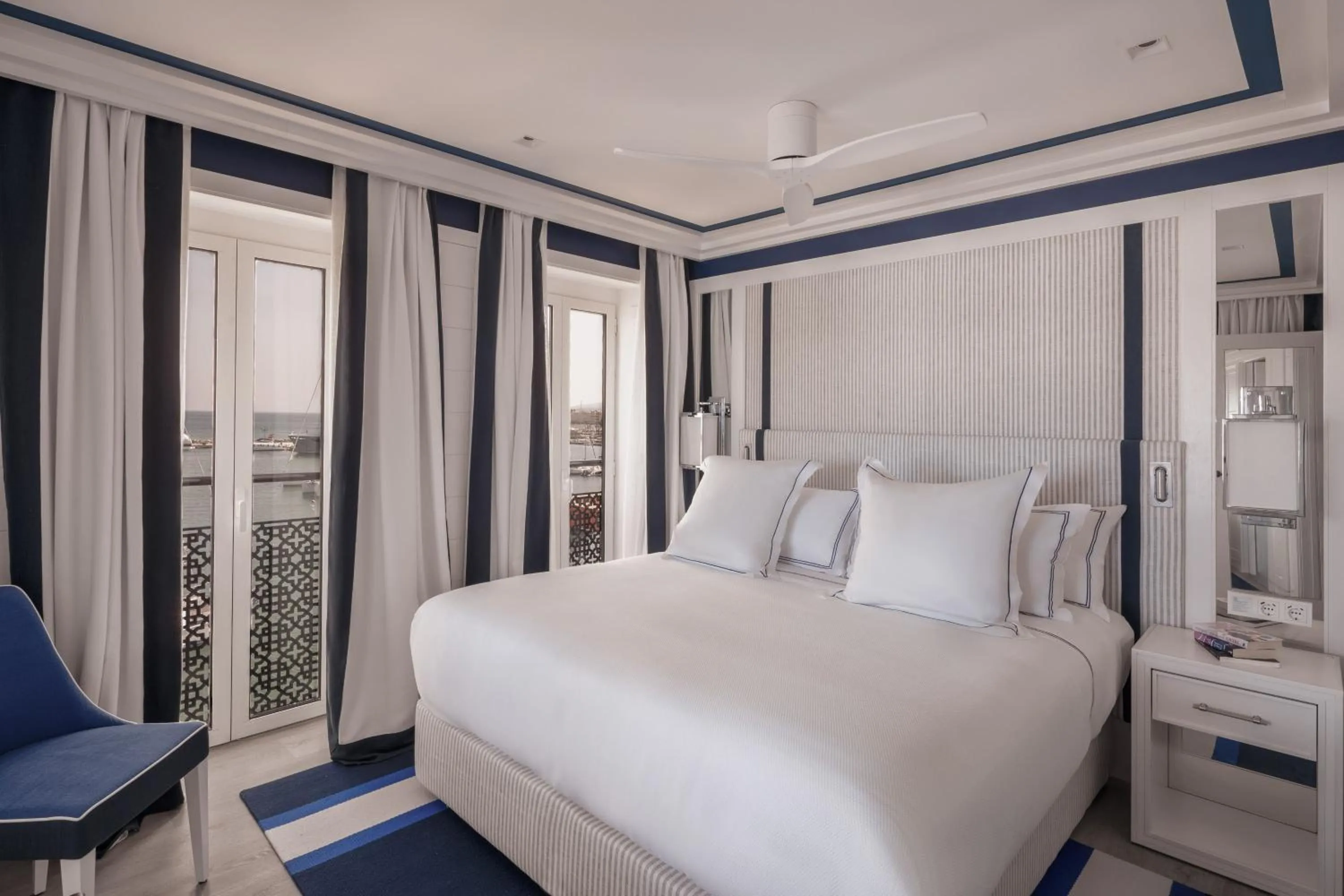 Property building, Bed in MiM Sotogrande Meliá Collection