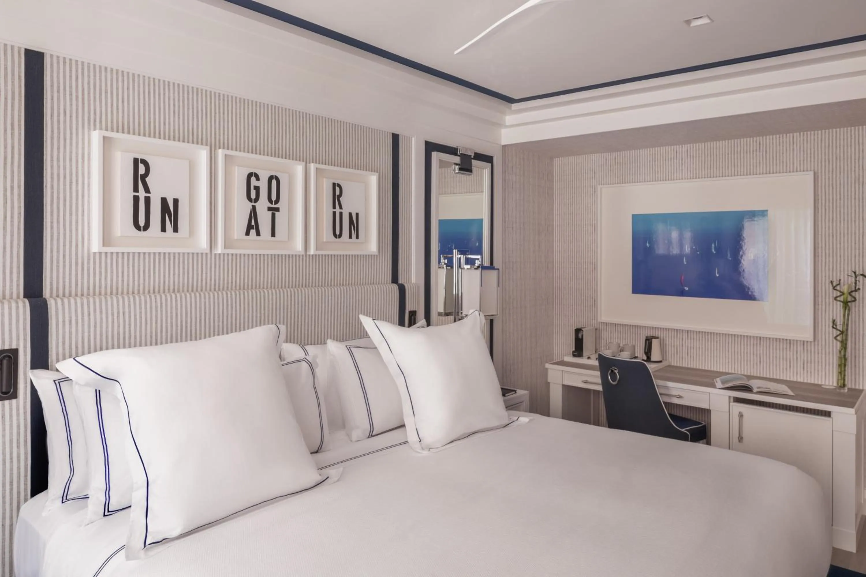 Property building, Bed in MiM Sotogrande Meliá Collection