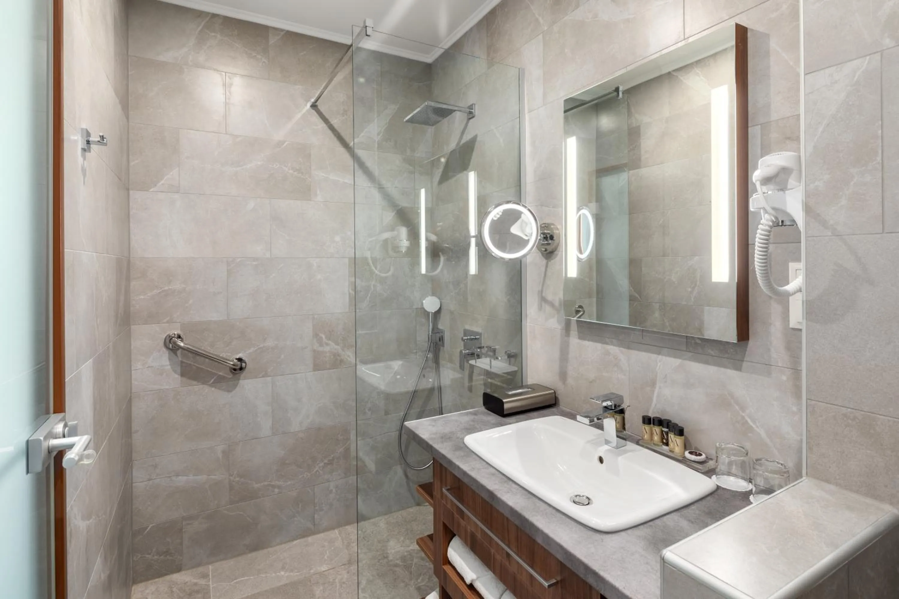 Bathroom in Sirius Hotel****Superior