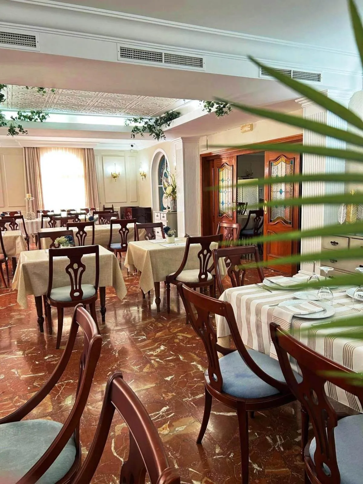 Restaurant/places to eat in Hotel Carmen