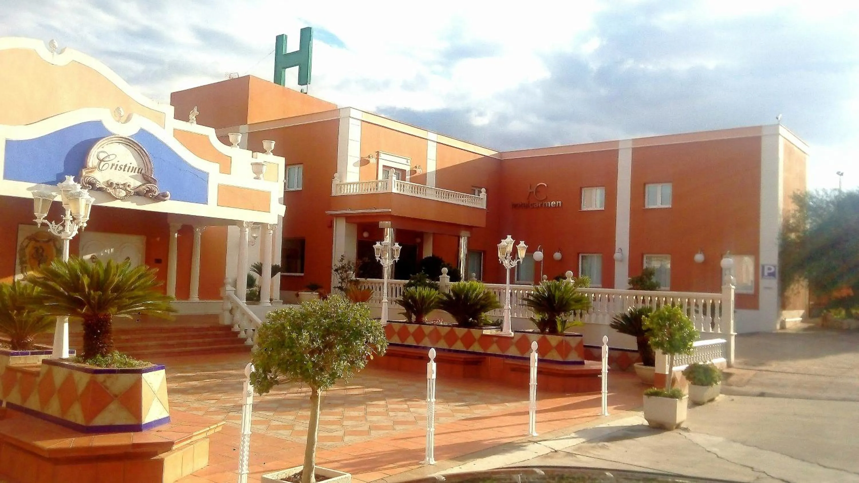 Facade/entrance in Hotel Carmen