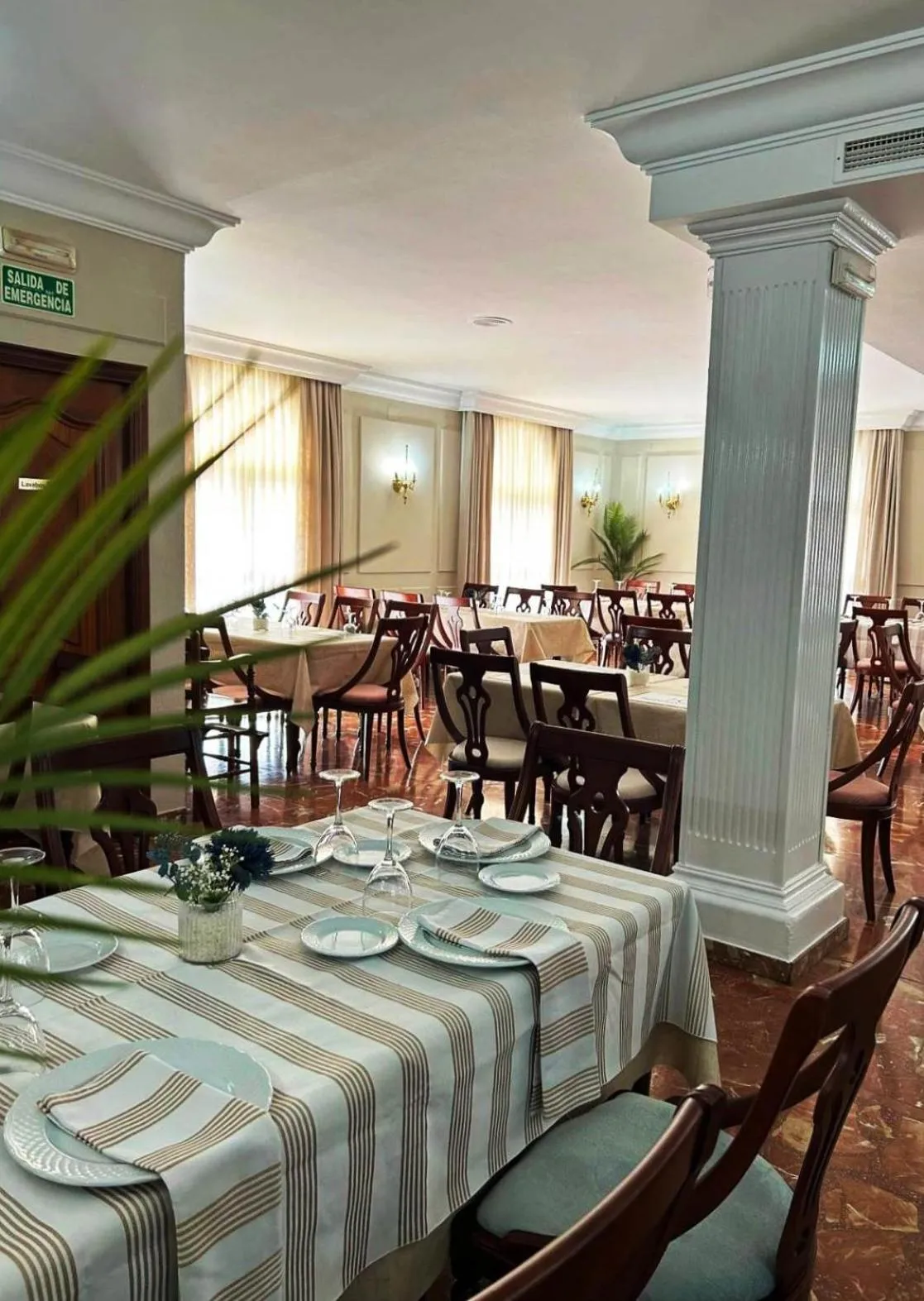 Restaurant/places to eat in Hotel Carmen
