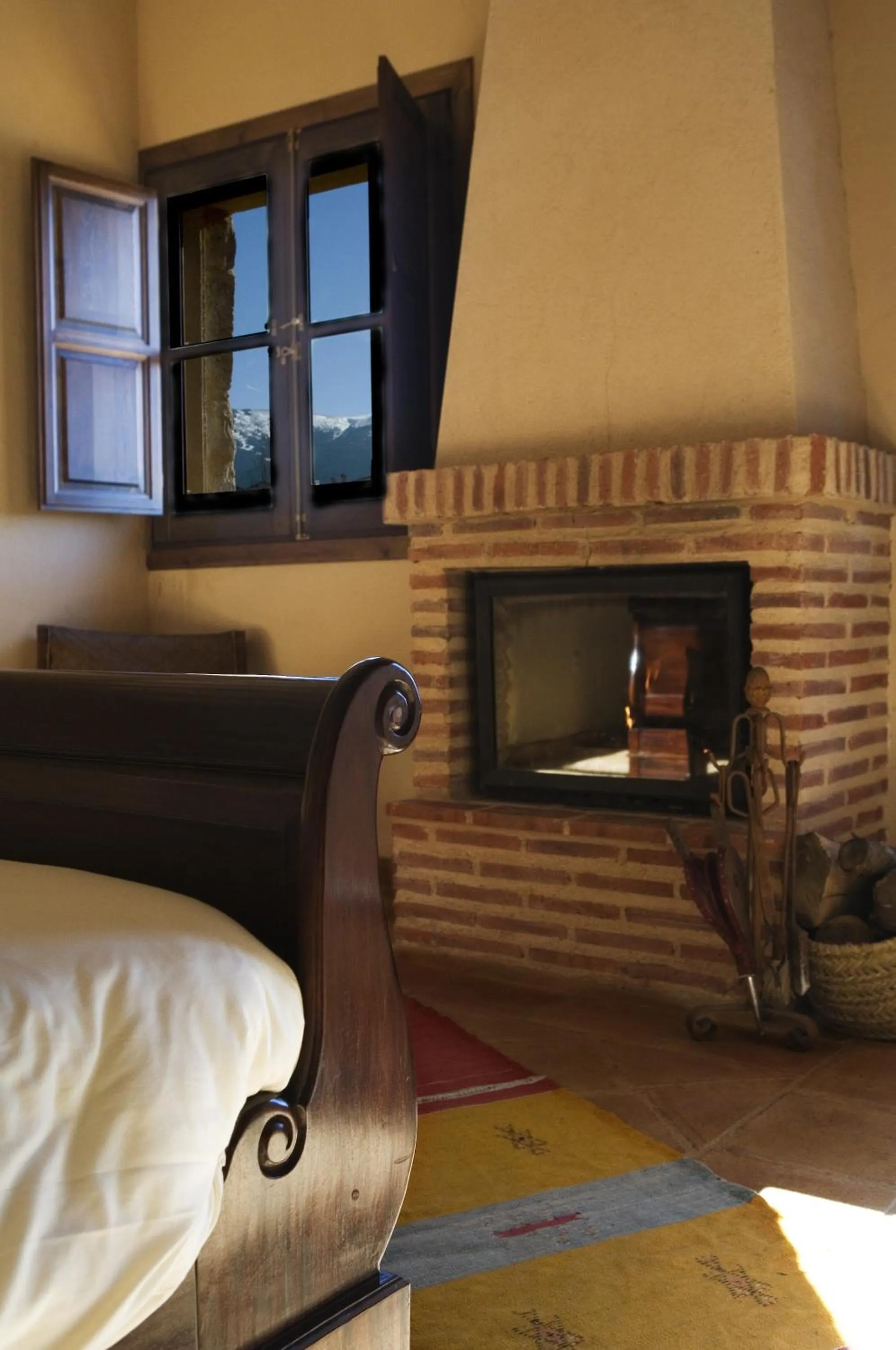 Living room, Bed in Hotel Rural La Data