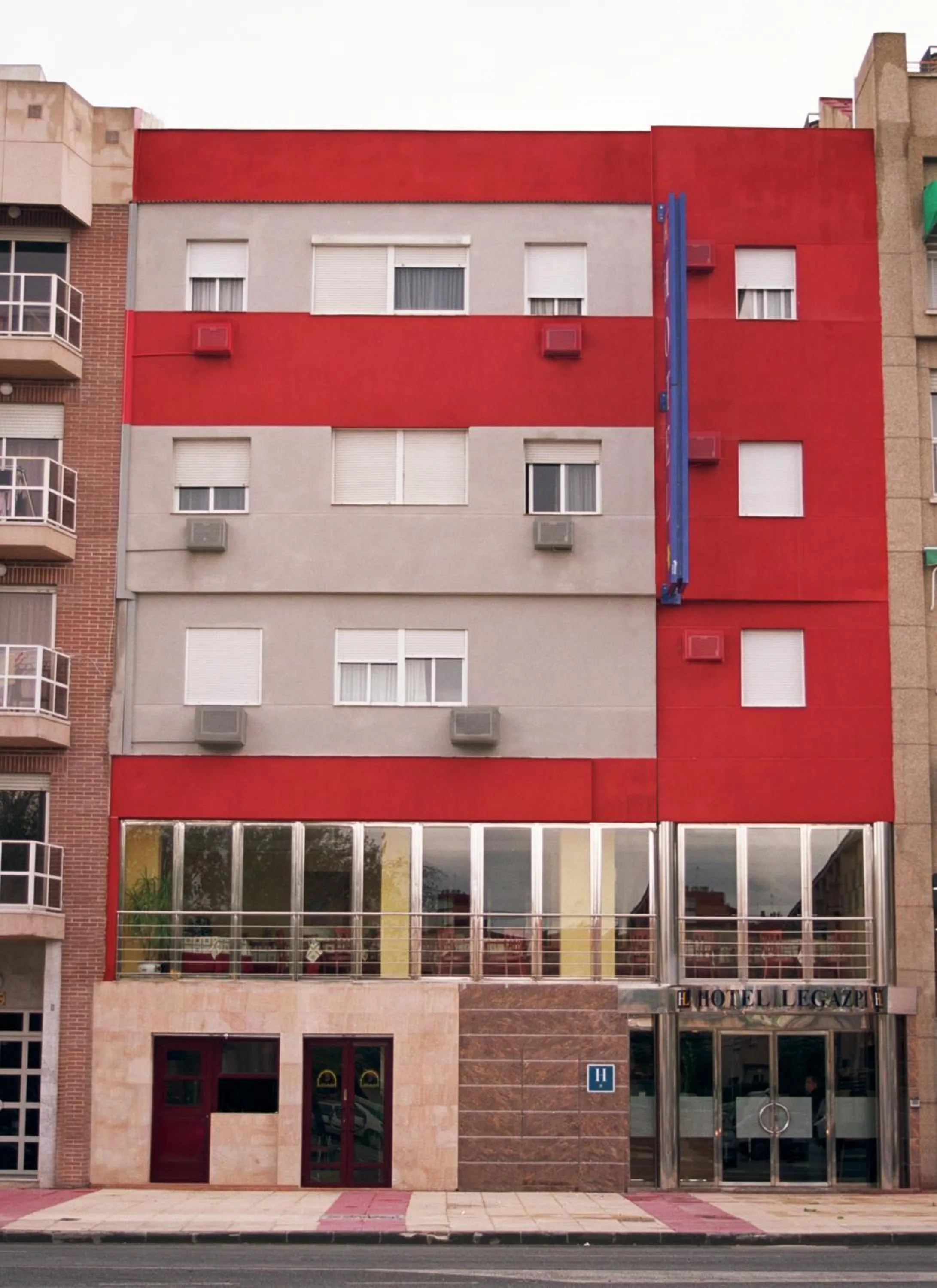 Facade/entrance in Hotel Legazpi