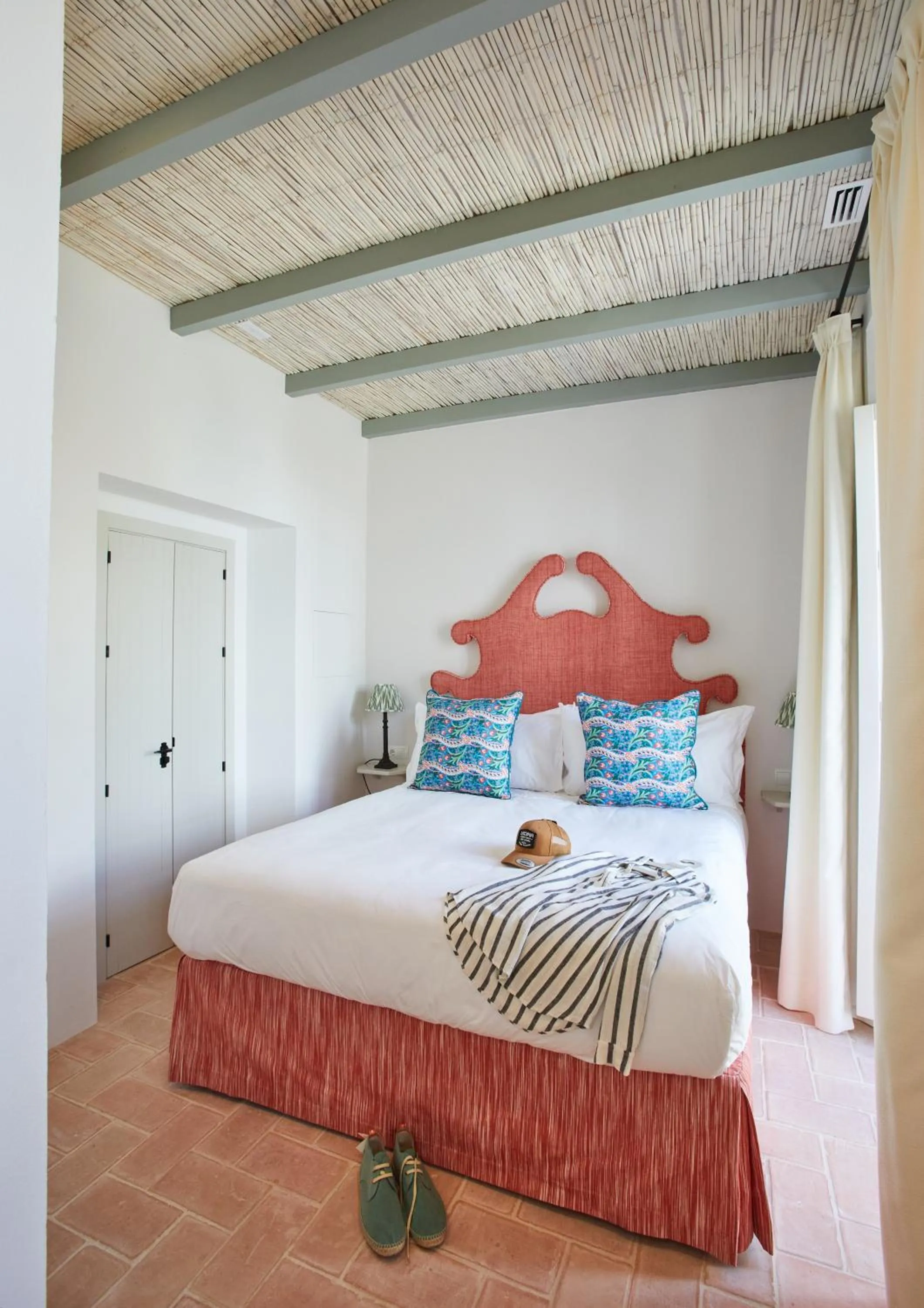 Photo of the whole room, Bed in El Escondite Tarifa