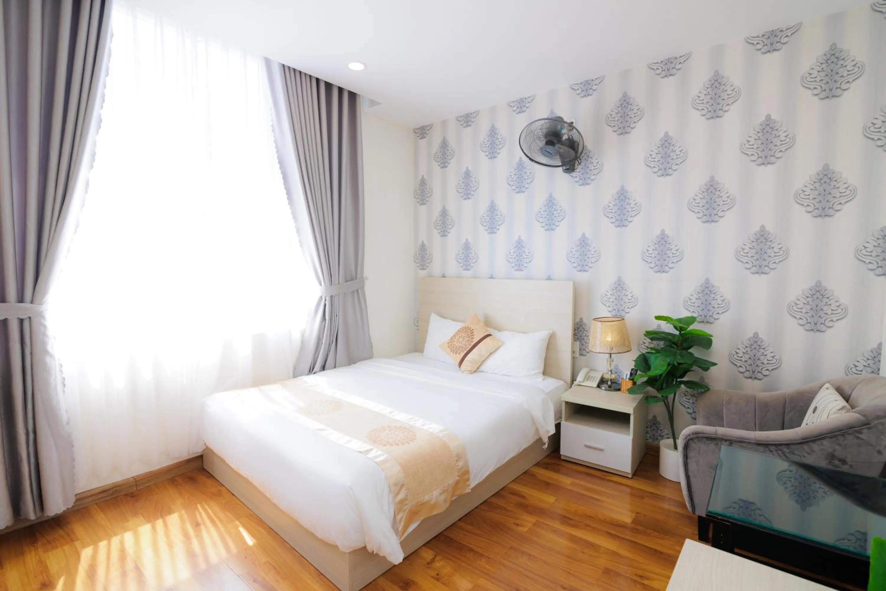 Deluxe Queen Room in TTR Vincent Hotel