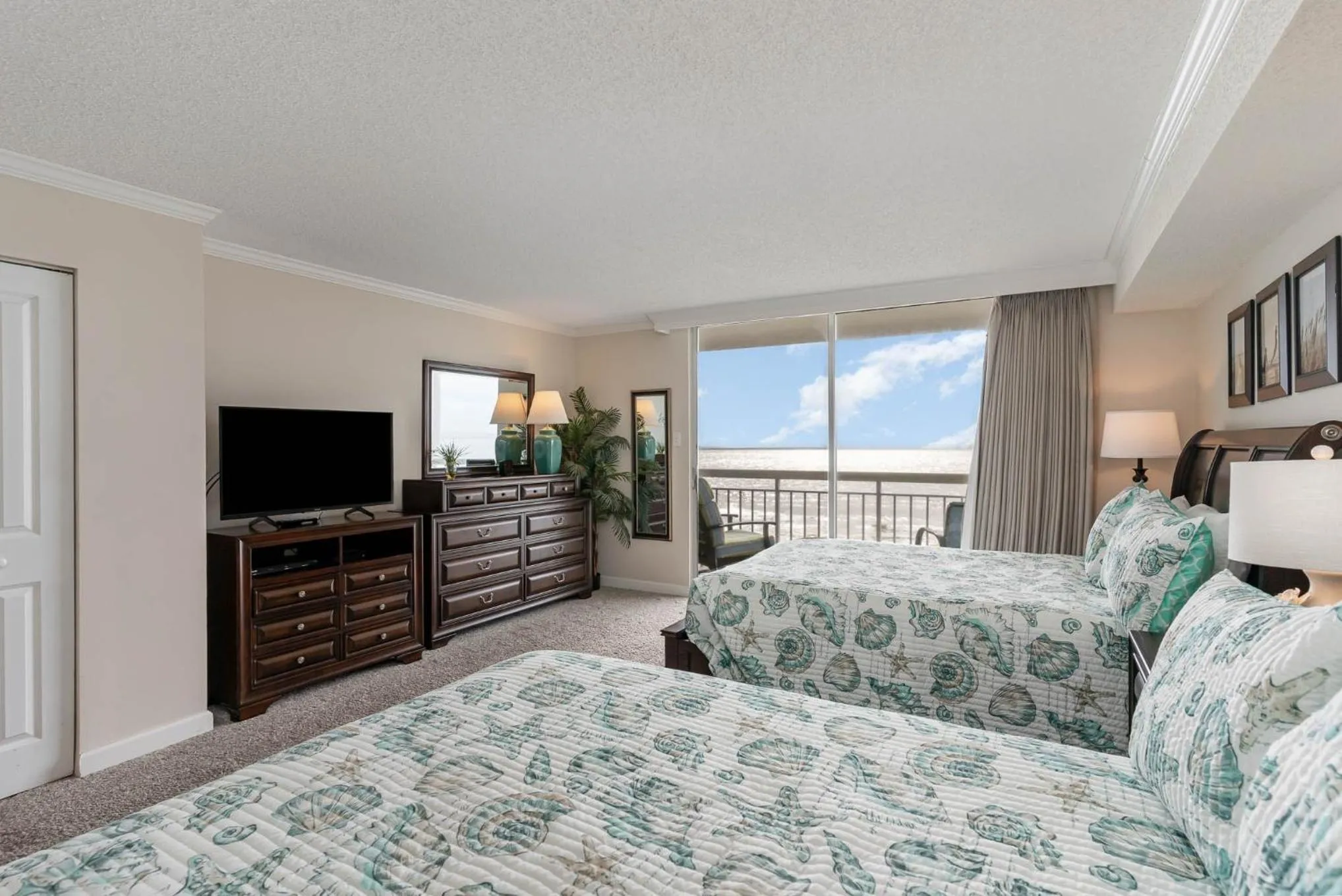 Bedroom, Bed in Gorgeously remodeled 2 bedroom ocean front unit - 509 South Hampton condo