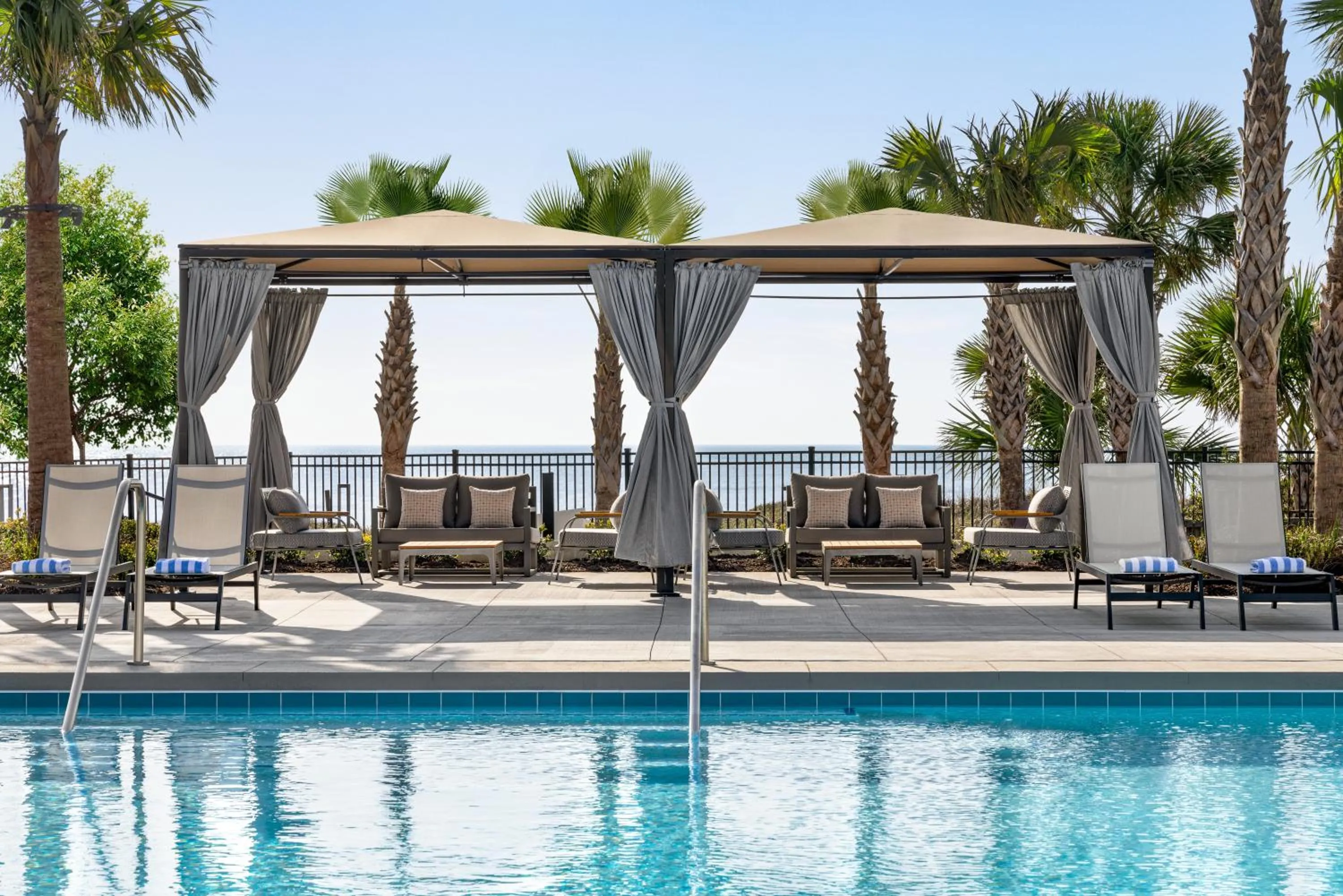 Swimming pool in Updated 3 bedroom, 3 bathroom villa, 13D Richmond Park villa