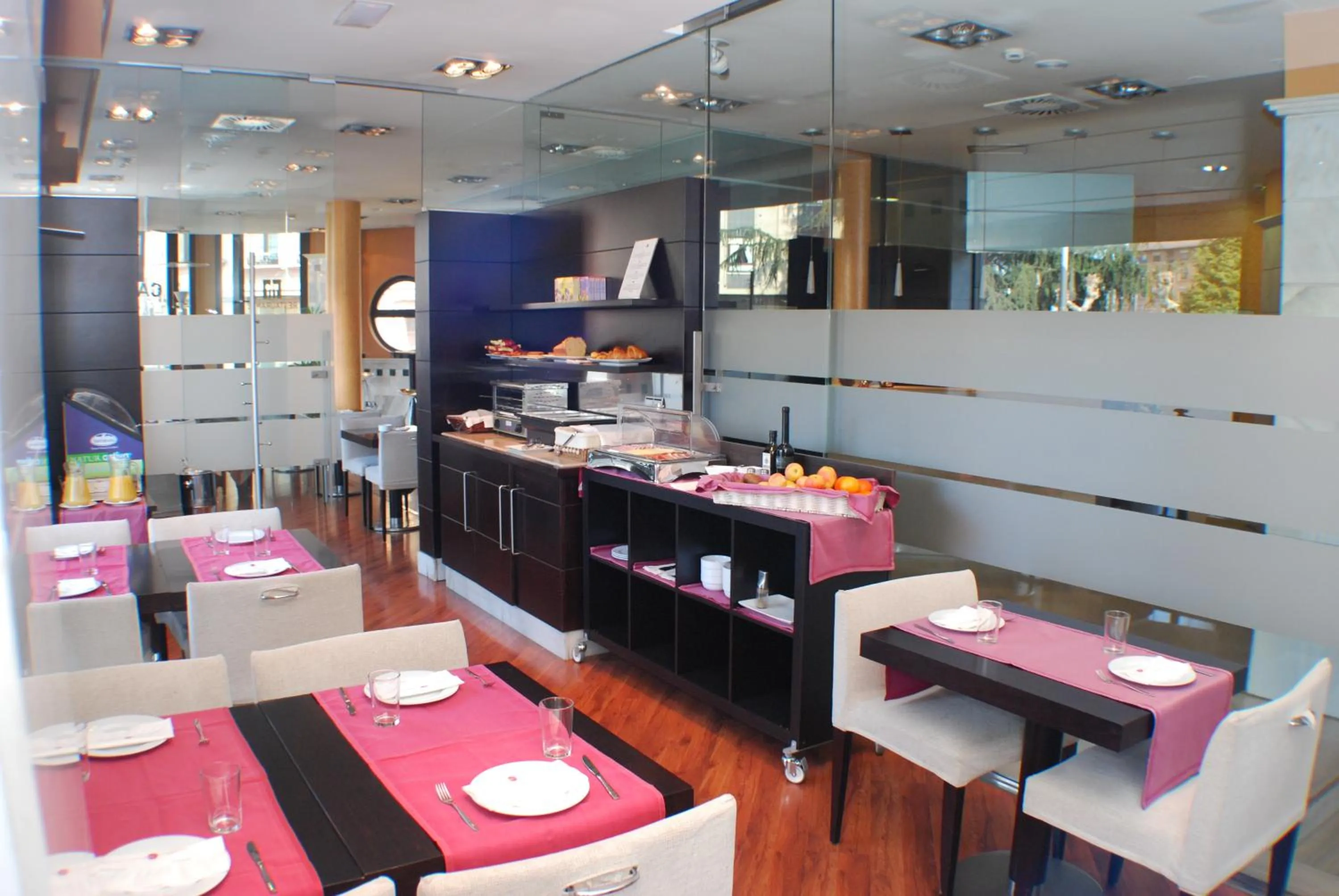 Restaurant/places to eat in Hotel Mieres del Camino