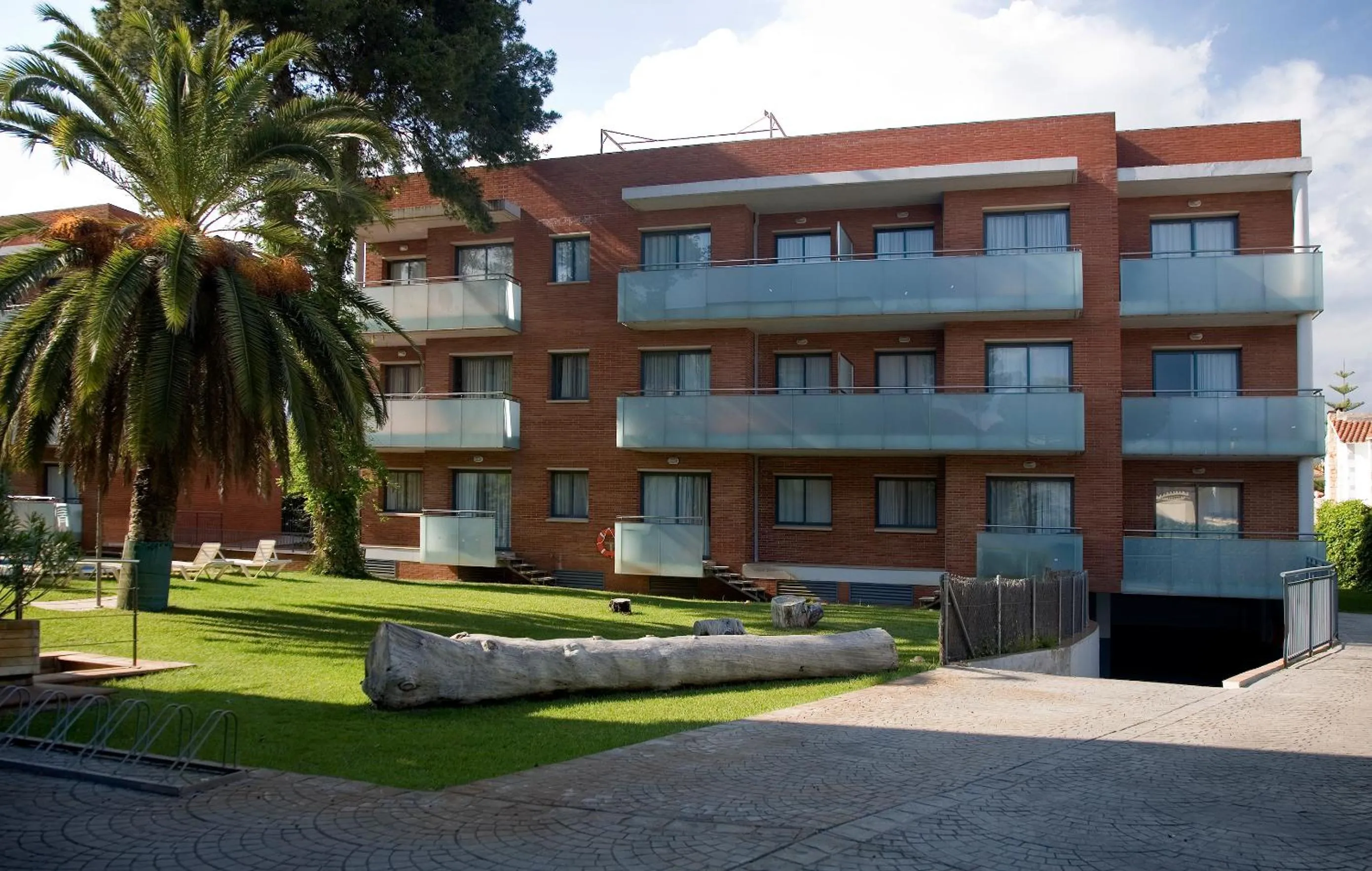 Facade/entrance in SG Costa BCN Apartments