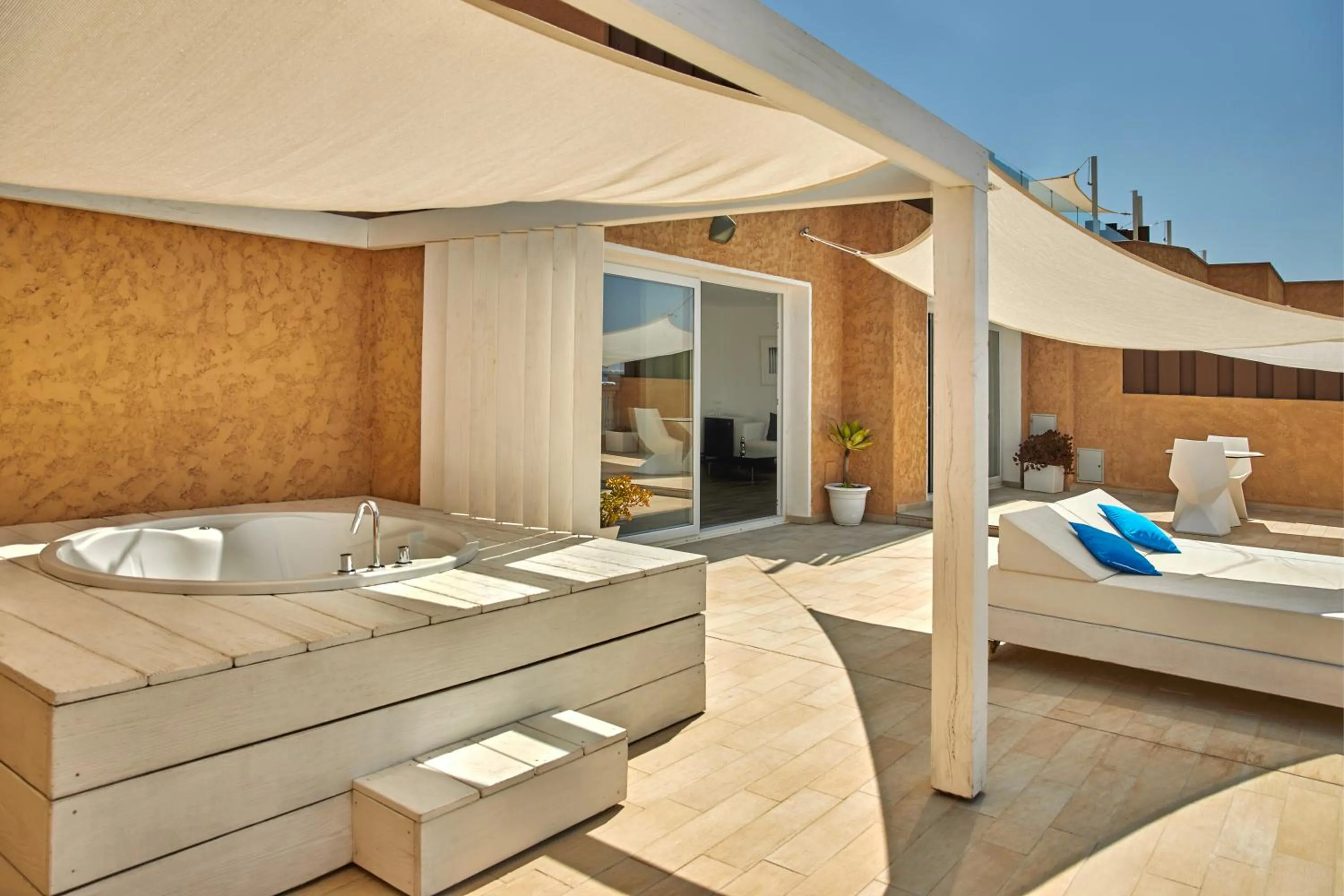 Hot Tub in Hotel Vistabella