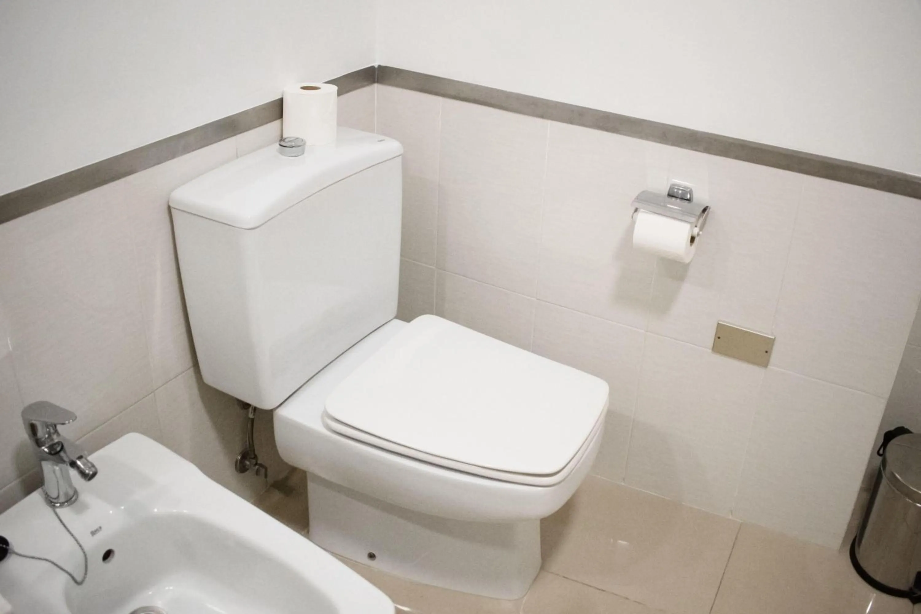 Bathroom in Coral La Quinta Park Suites