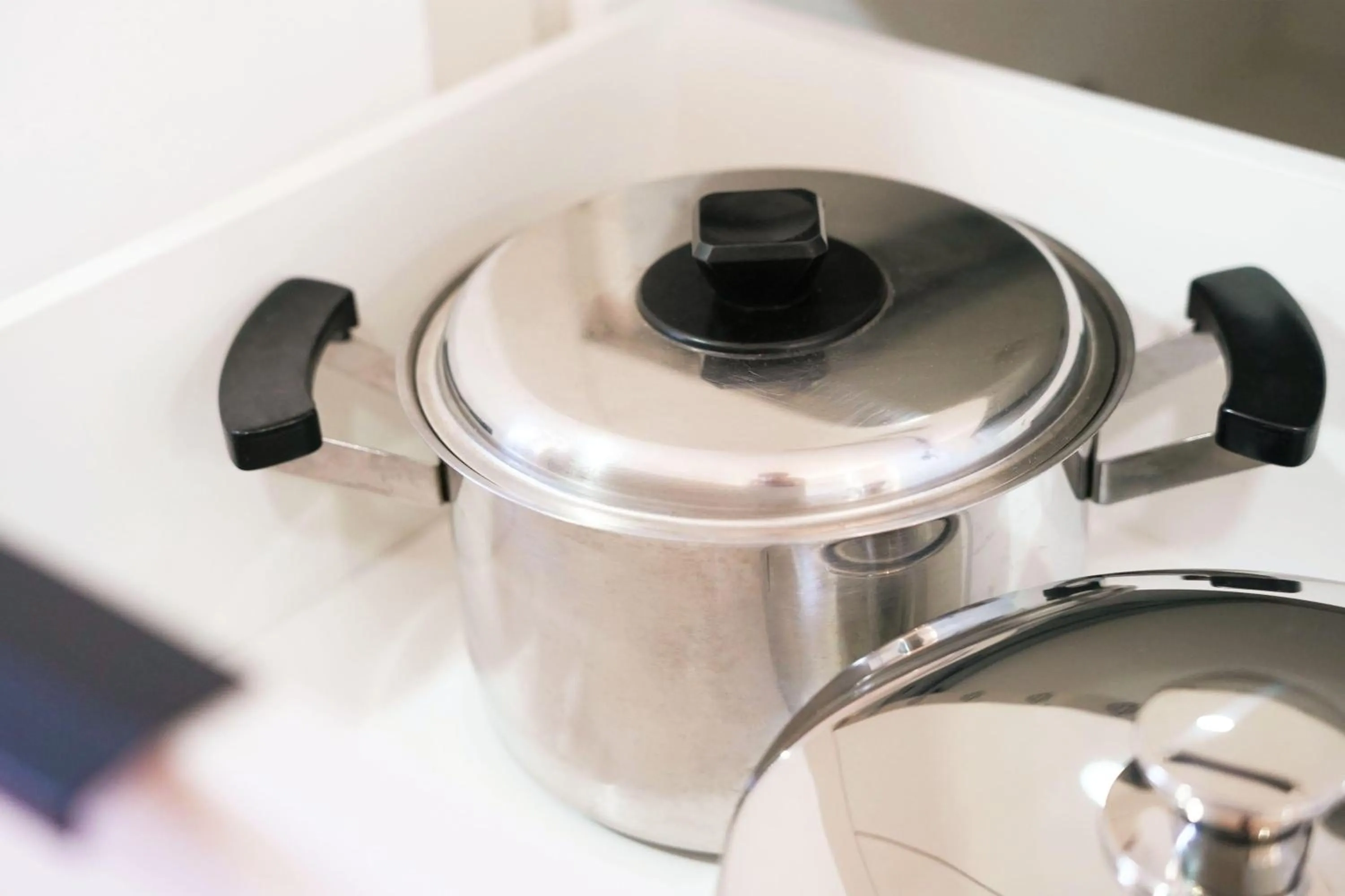 Kitchen or kitchenette in Coral La Quinta Park Suites