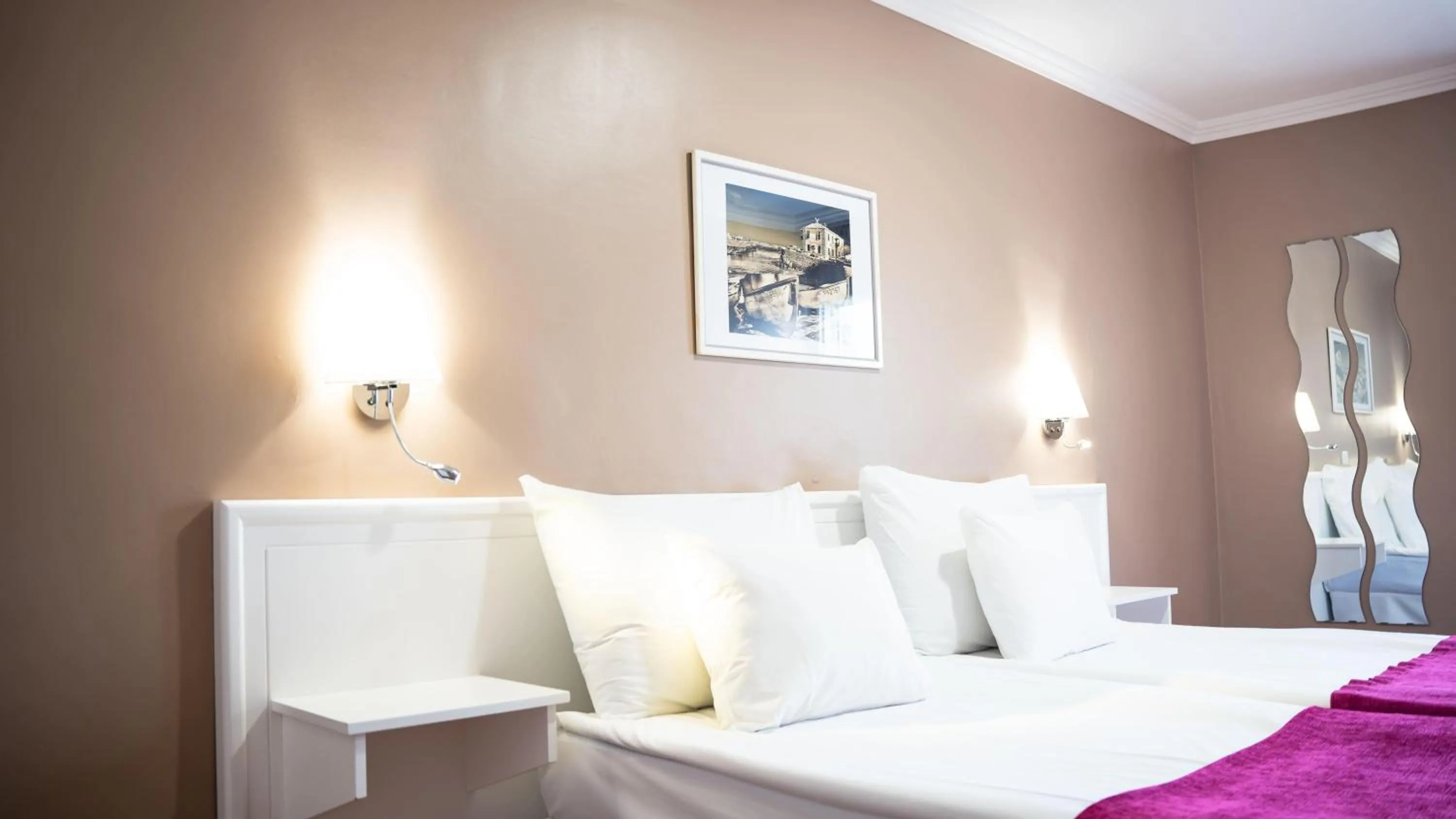 Photo of the whole room, Bed in Coral La Quinta Park Suites