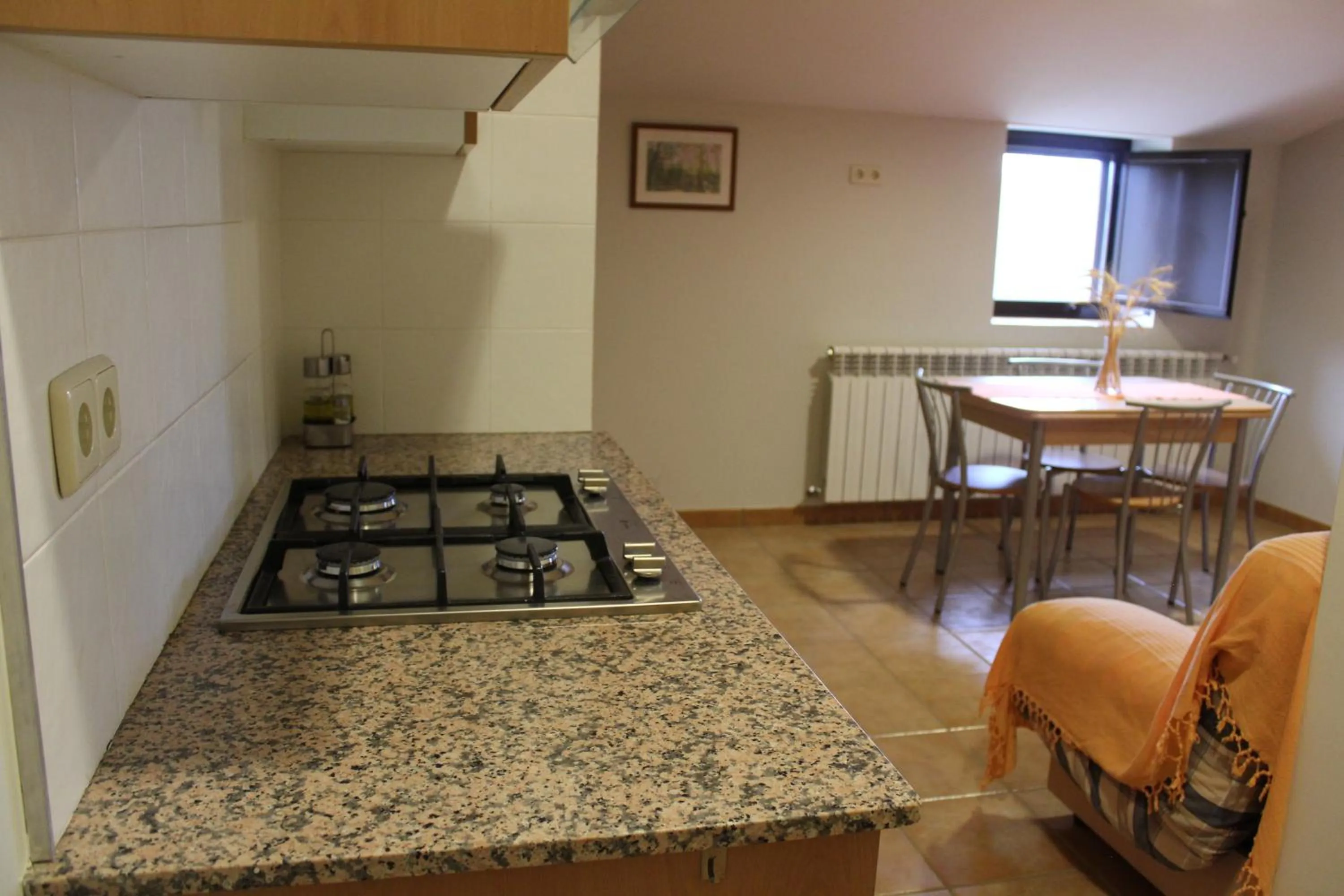 Dining area in Castell de Ceuró. Hotel Rural