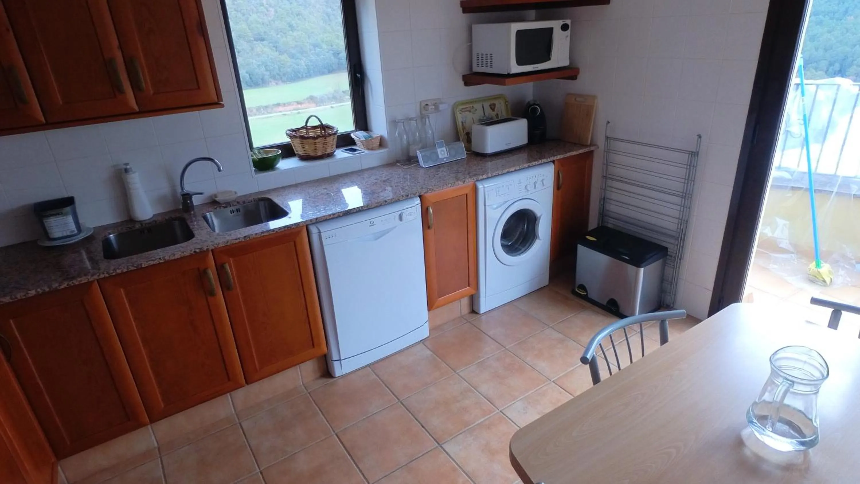 Kitchen or kitchenette in Castell de Ceuró. Hotel Rural
