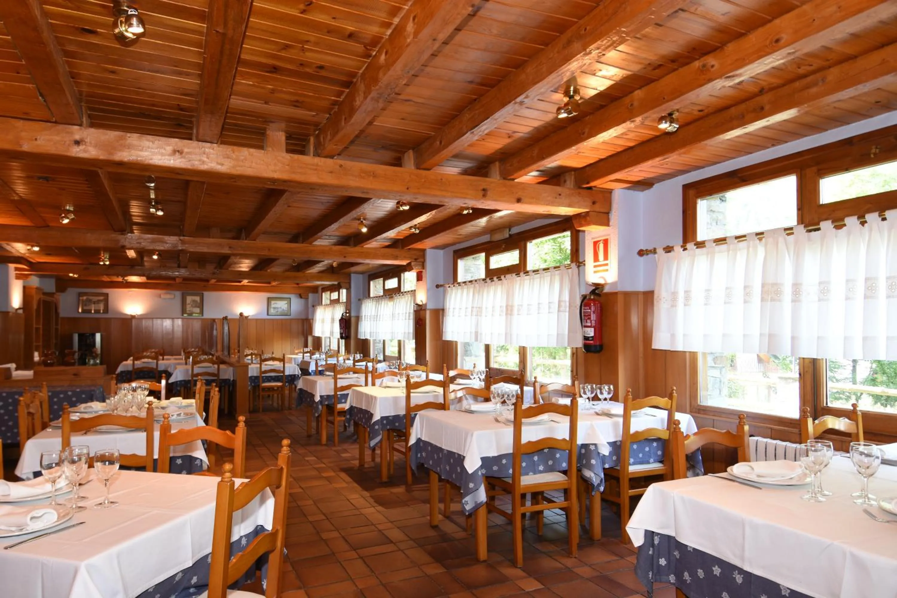 Restaurant/places to eat in RVHotels Orri