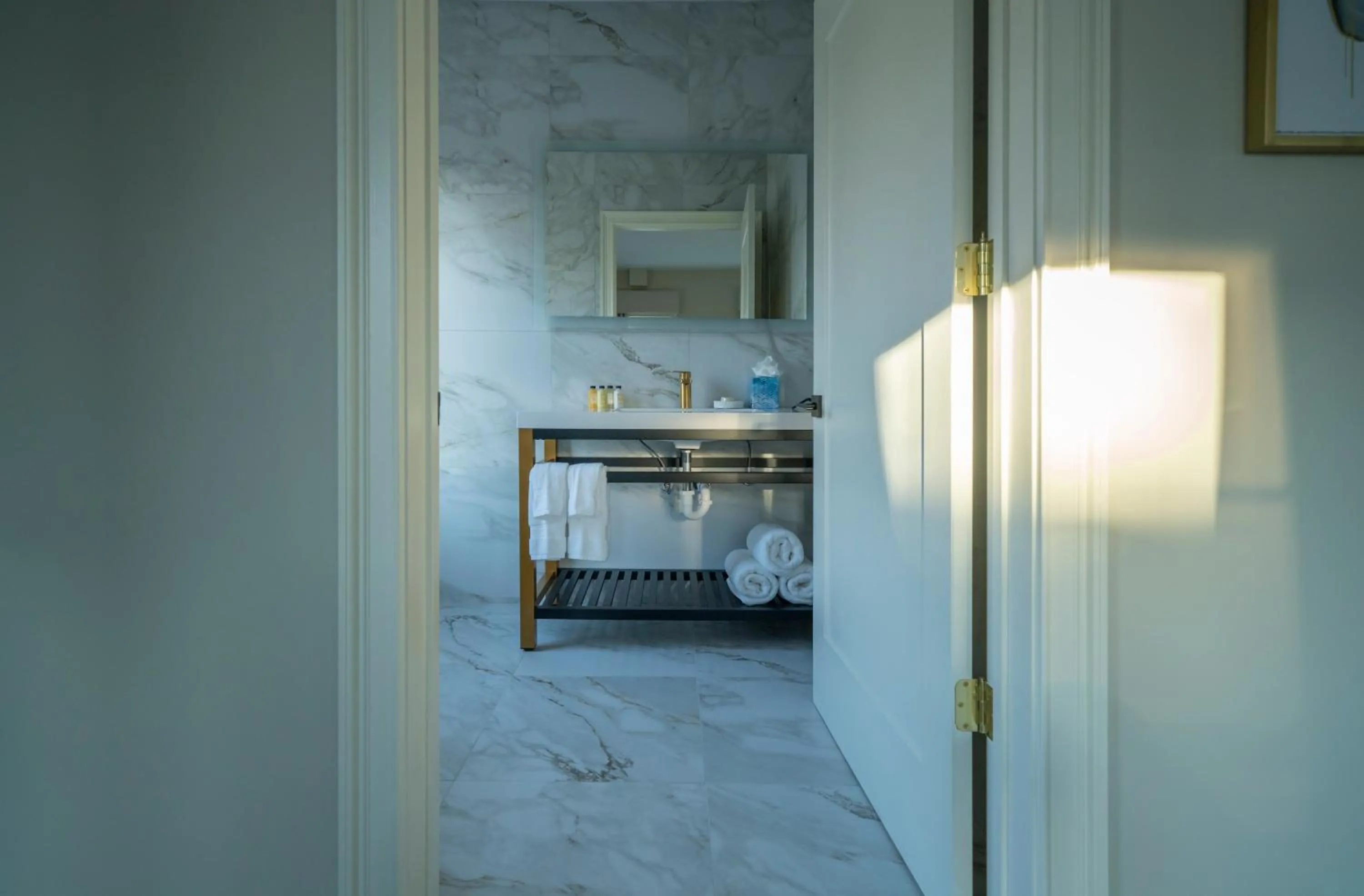 Bathroom, Bed in Orange Inn Boutique Hotel