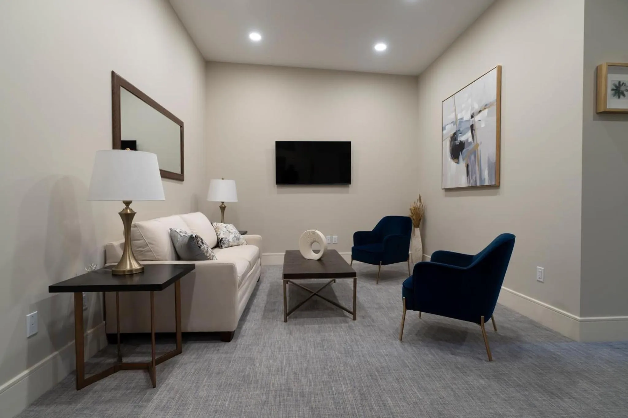 TV and multimedia in Orange Inn Boutique Hotel