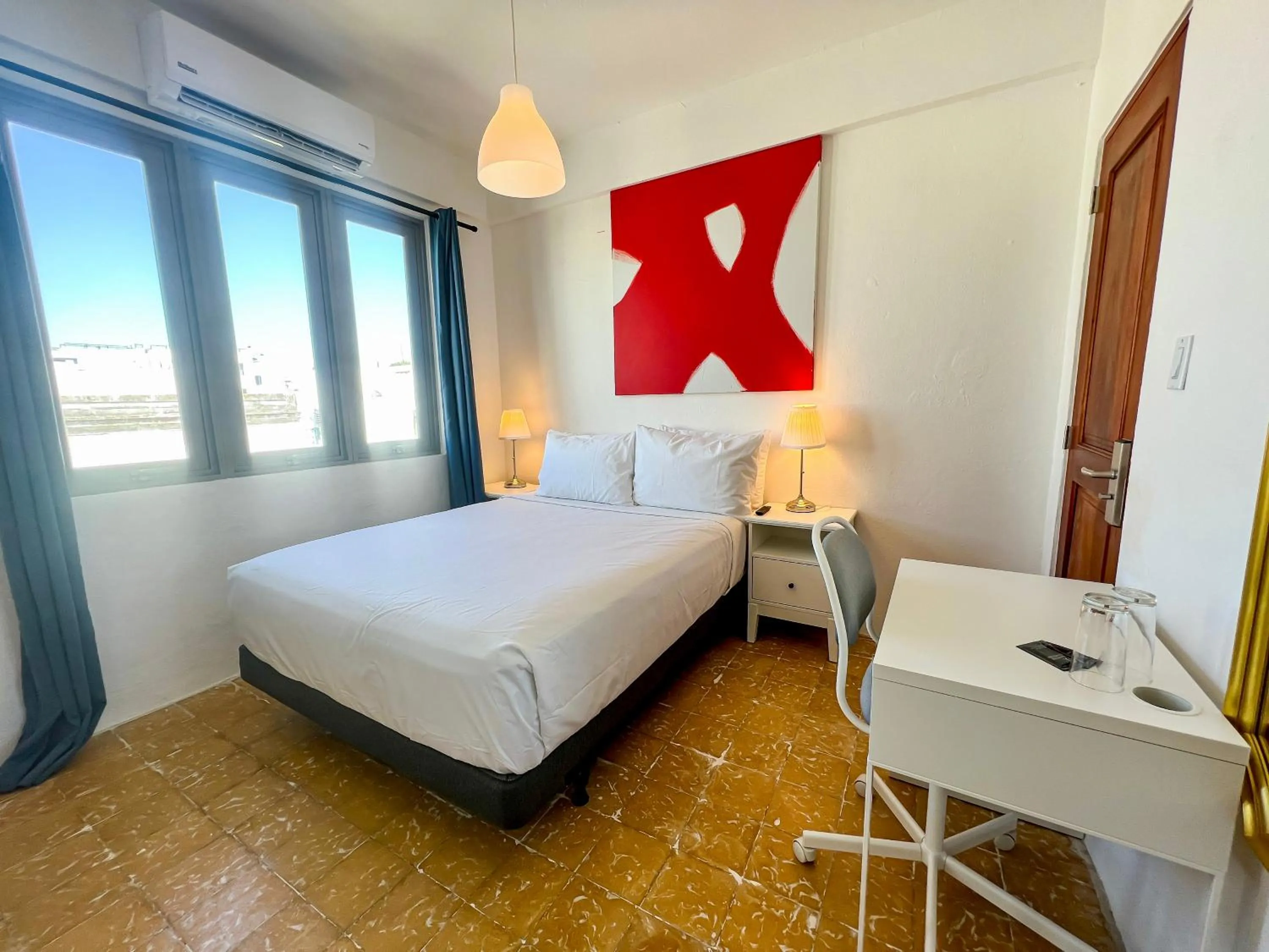 Bedroom, Bed in Urbana Hotel