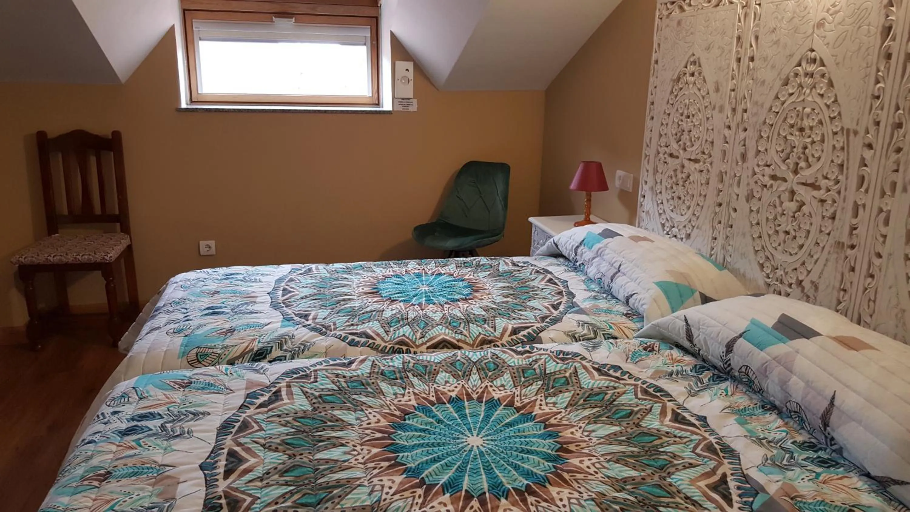 Photo of the whole room in Los Acebos Cangas